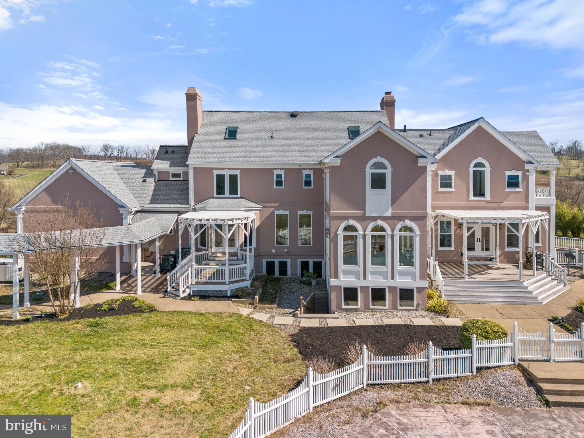 15929 Bridlepath Ln