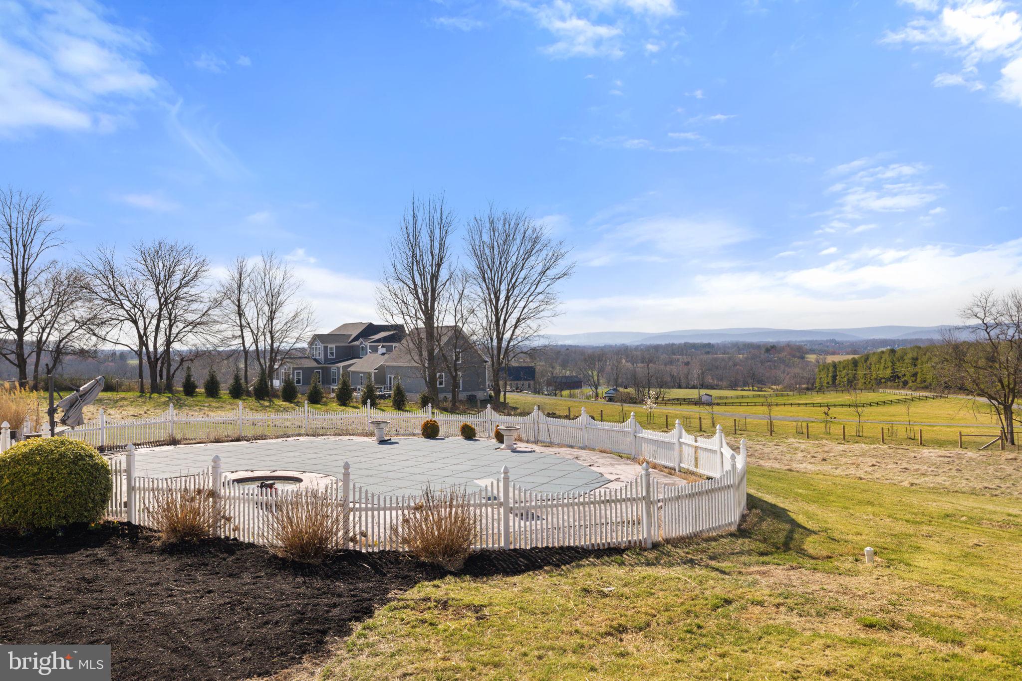 15929 Bridlepath Ln