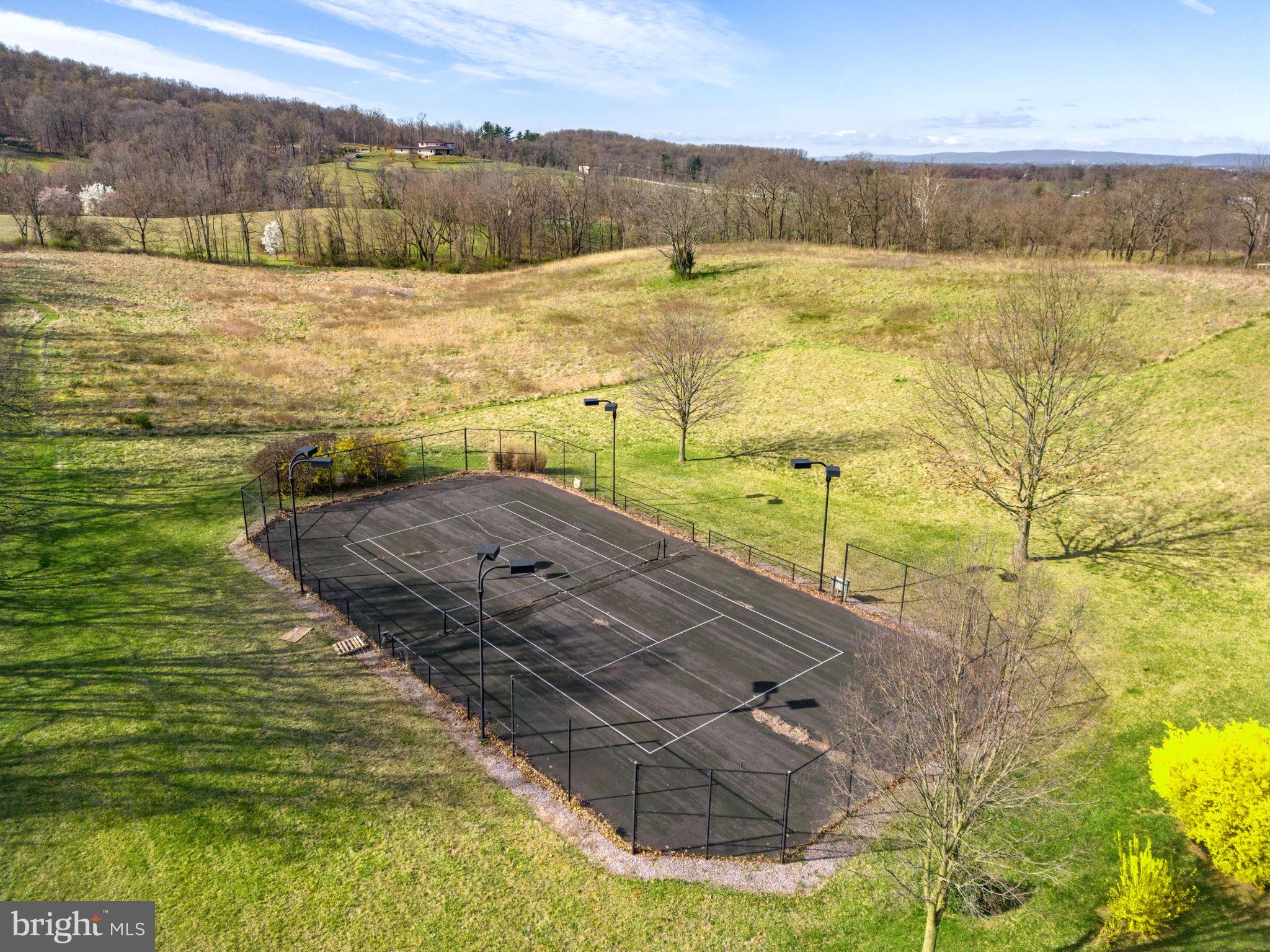 15929 Bridlepath Ln