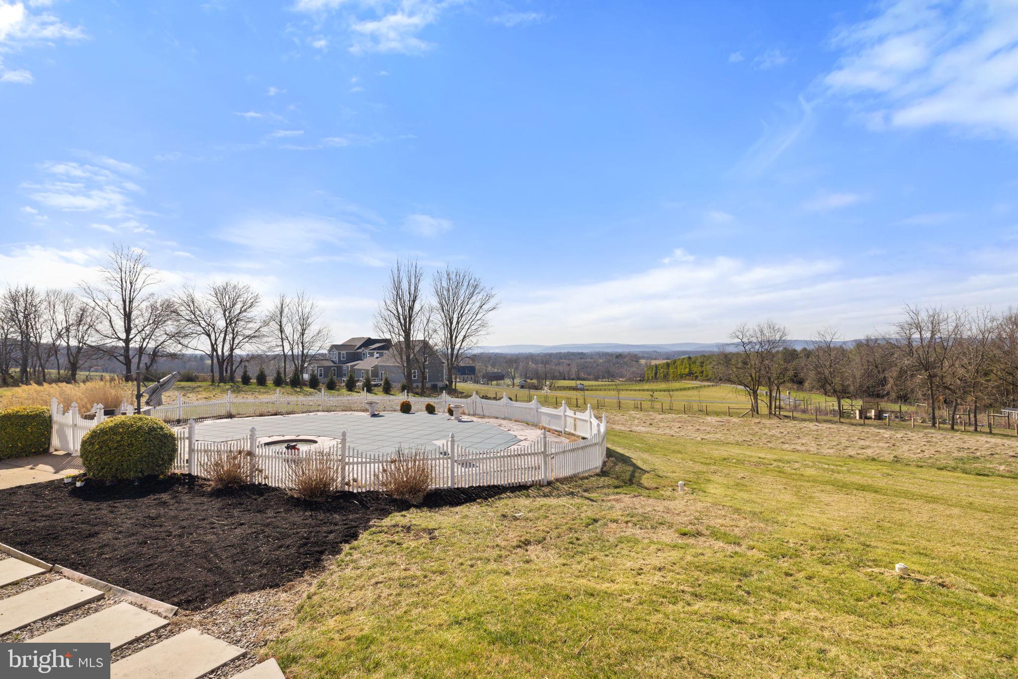 15929 Bridlepath Ln