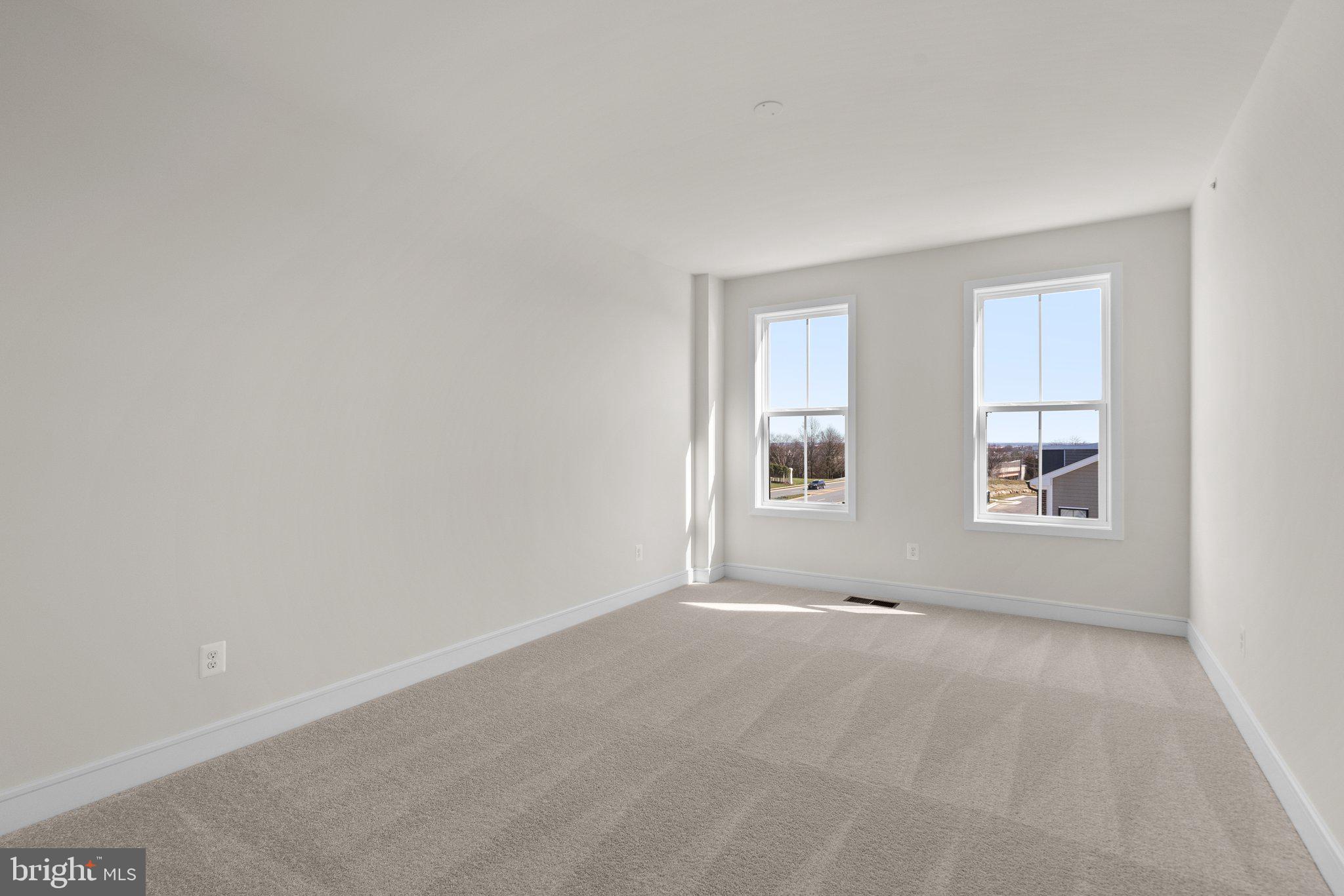 43406 Farringdon Sq