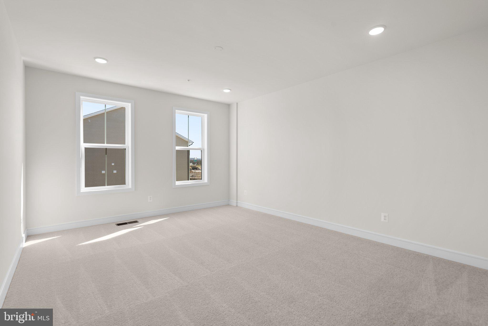 43406 Farringdon Sq