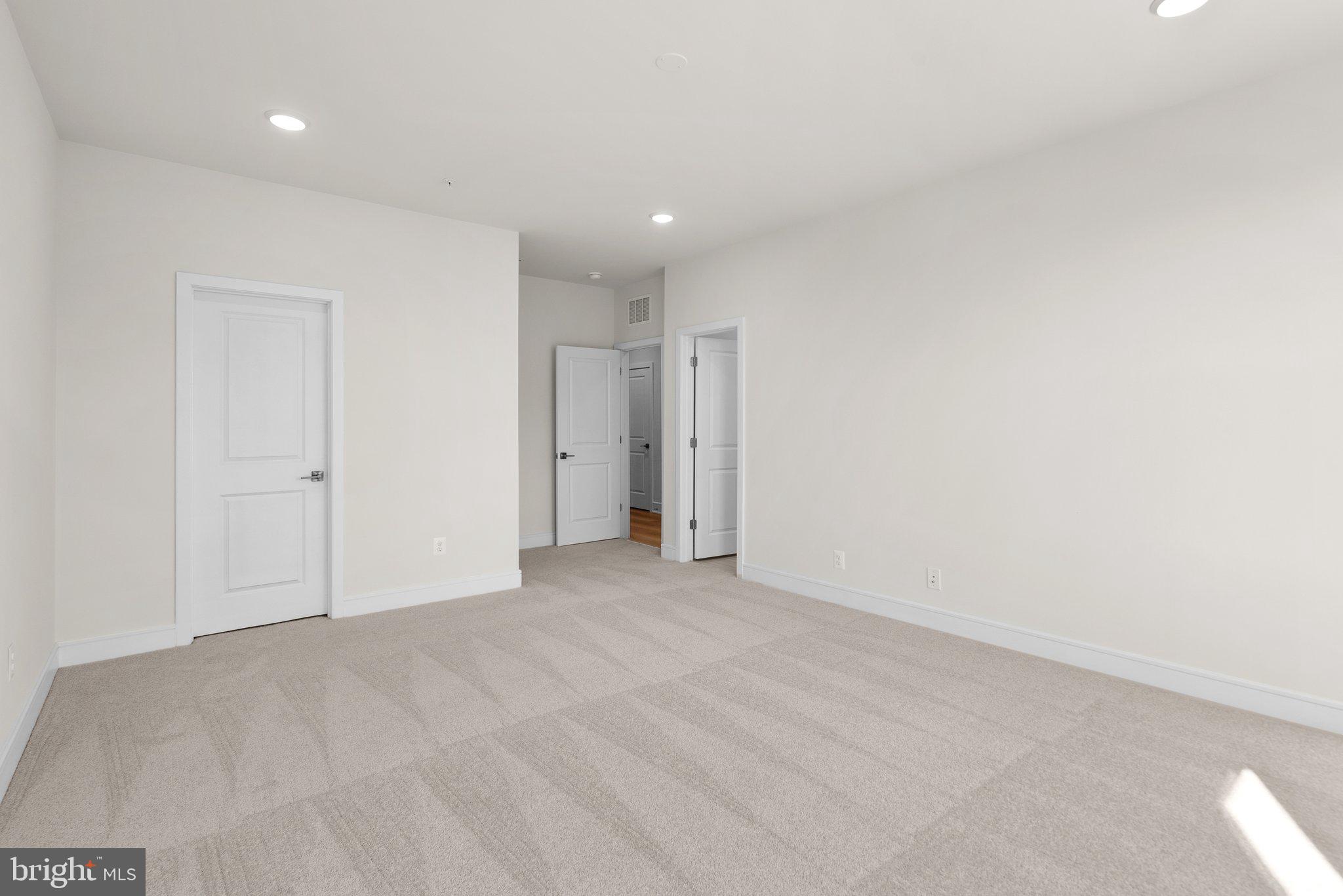 43406 Farringdon Sq
