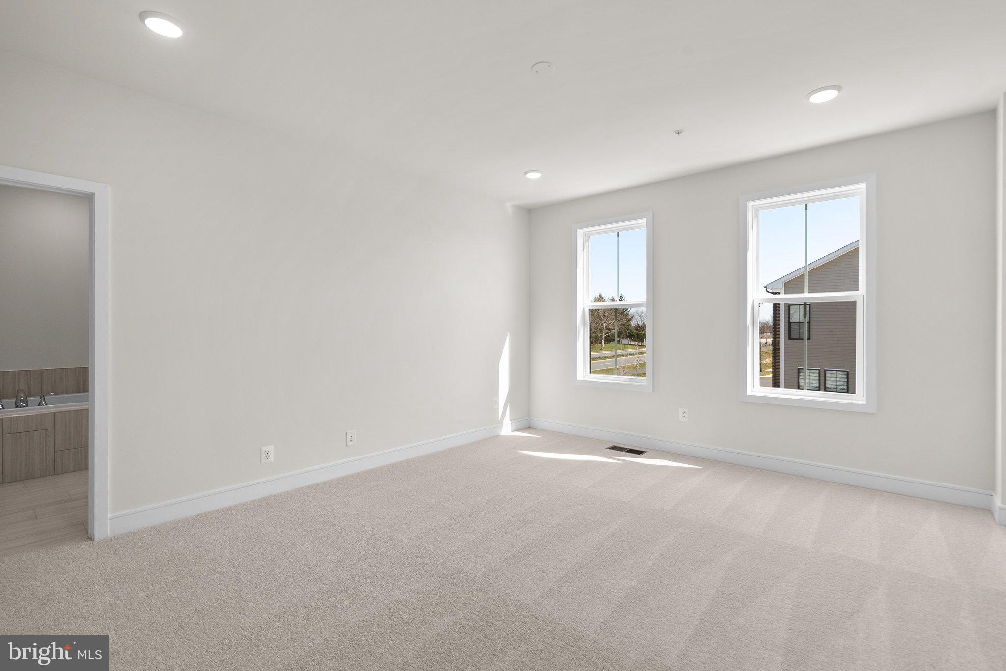 43406 Farringdon Sq