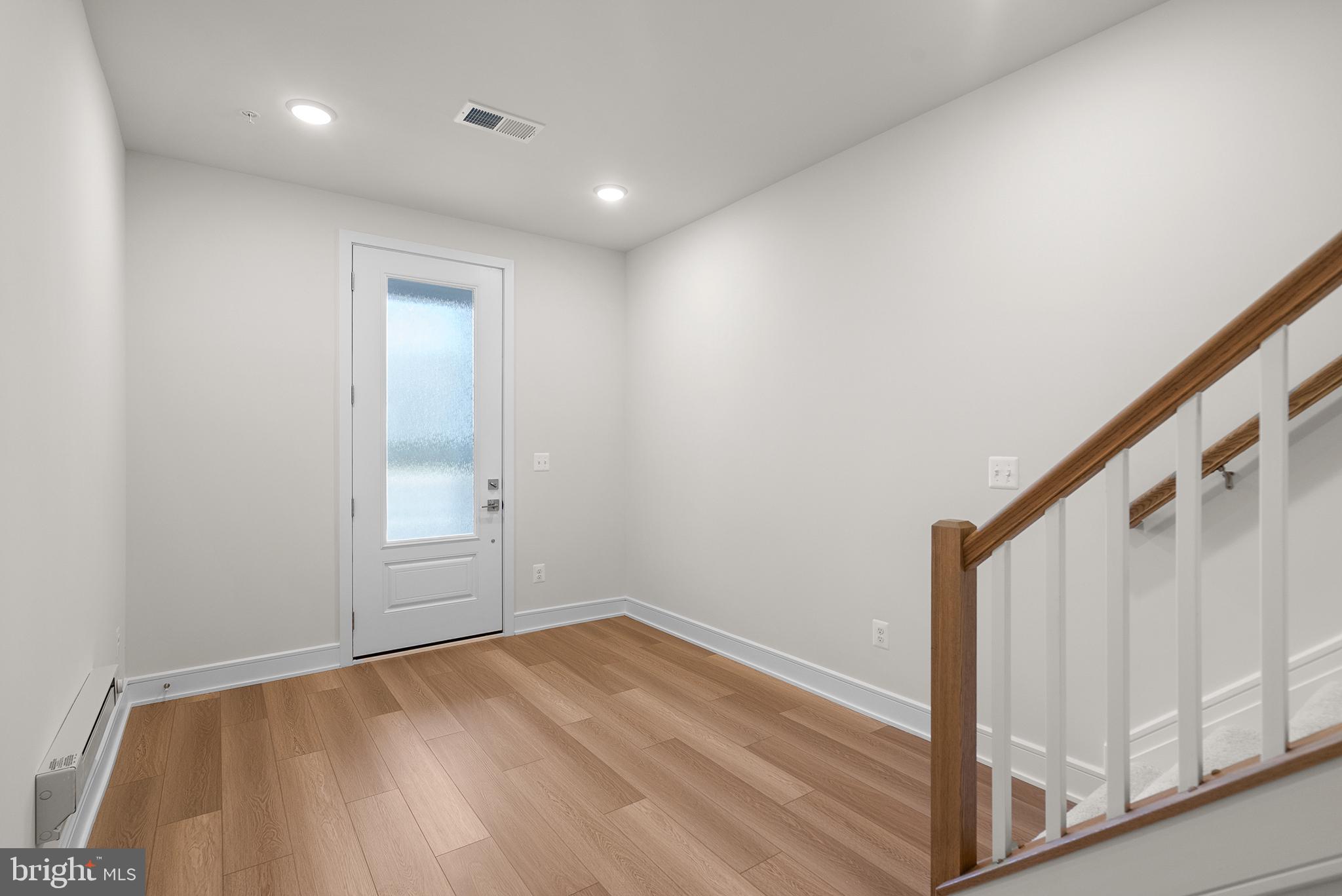 43406 Farringdon Sq