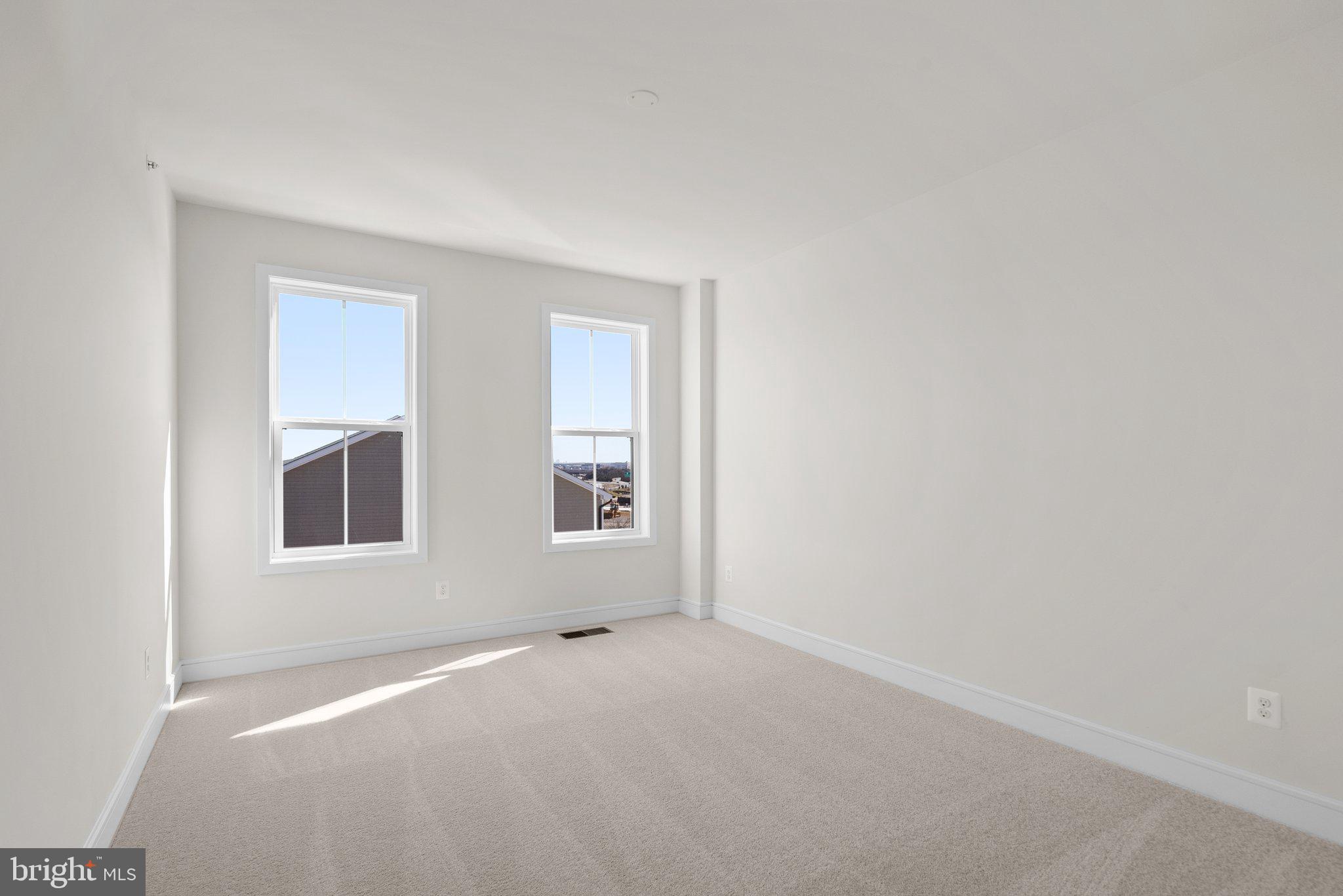 43406 Farringdon Sq