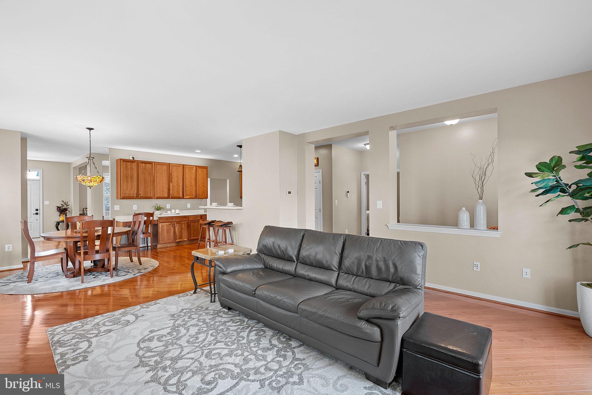 36038 Welland Dr