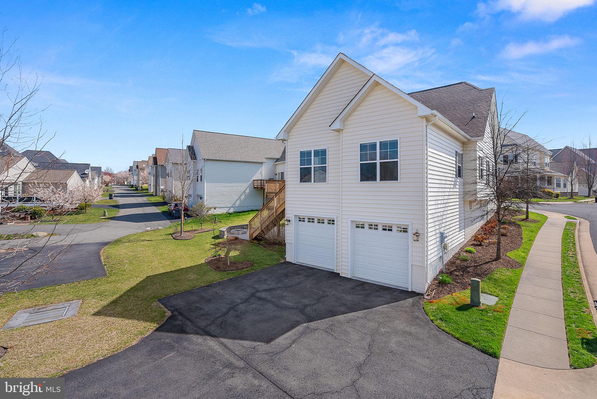 36038 Welland Dr