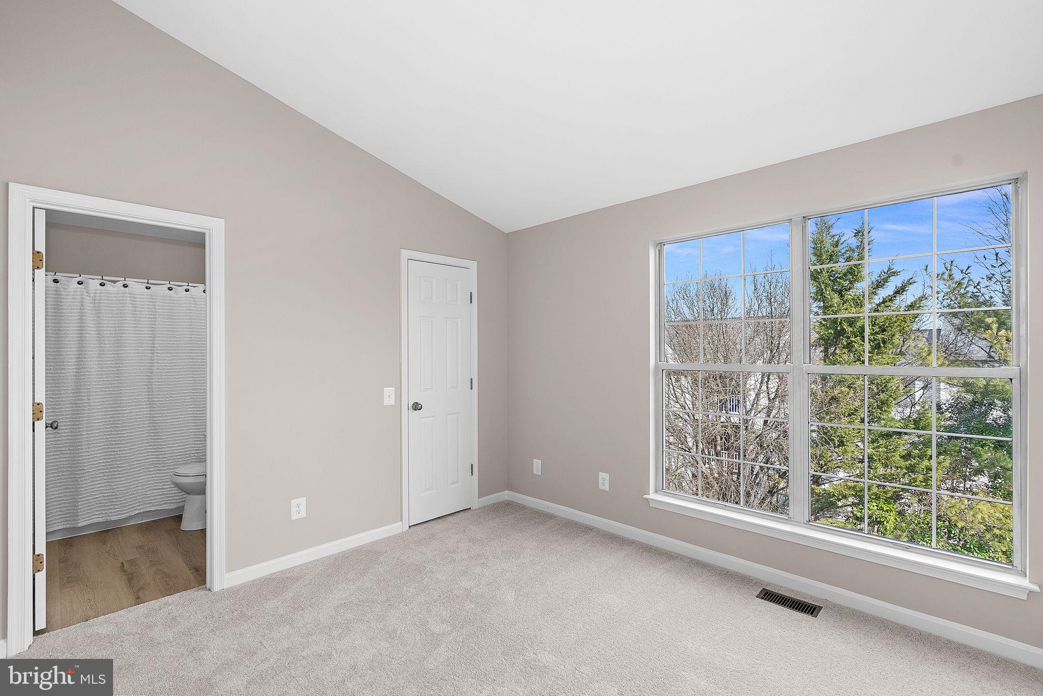 46934 Courtyard Sq #303