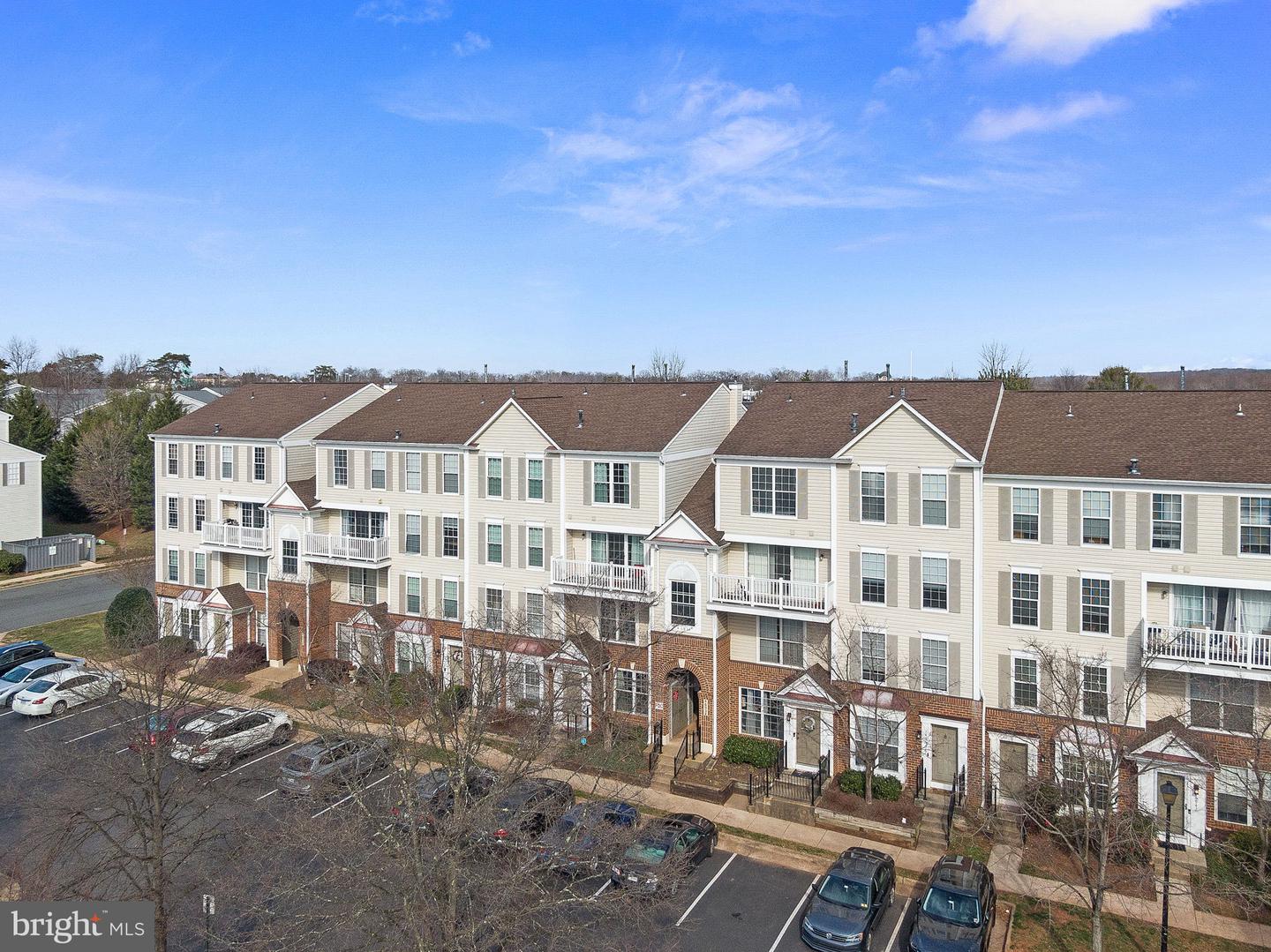 46934 Courtyard Sq #303