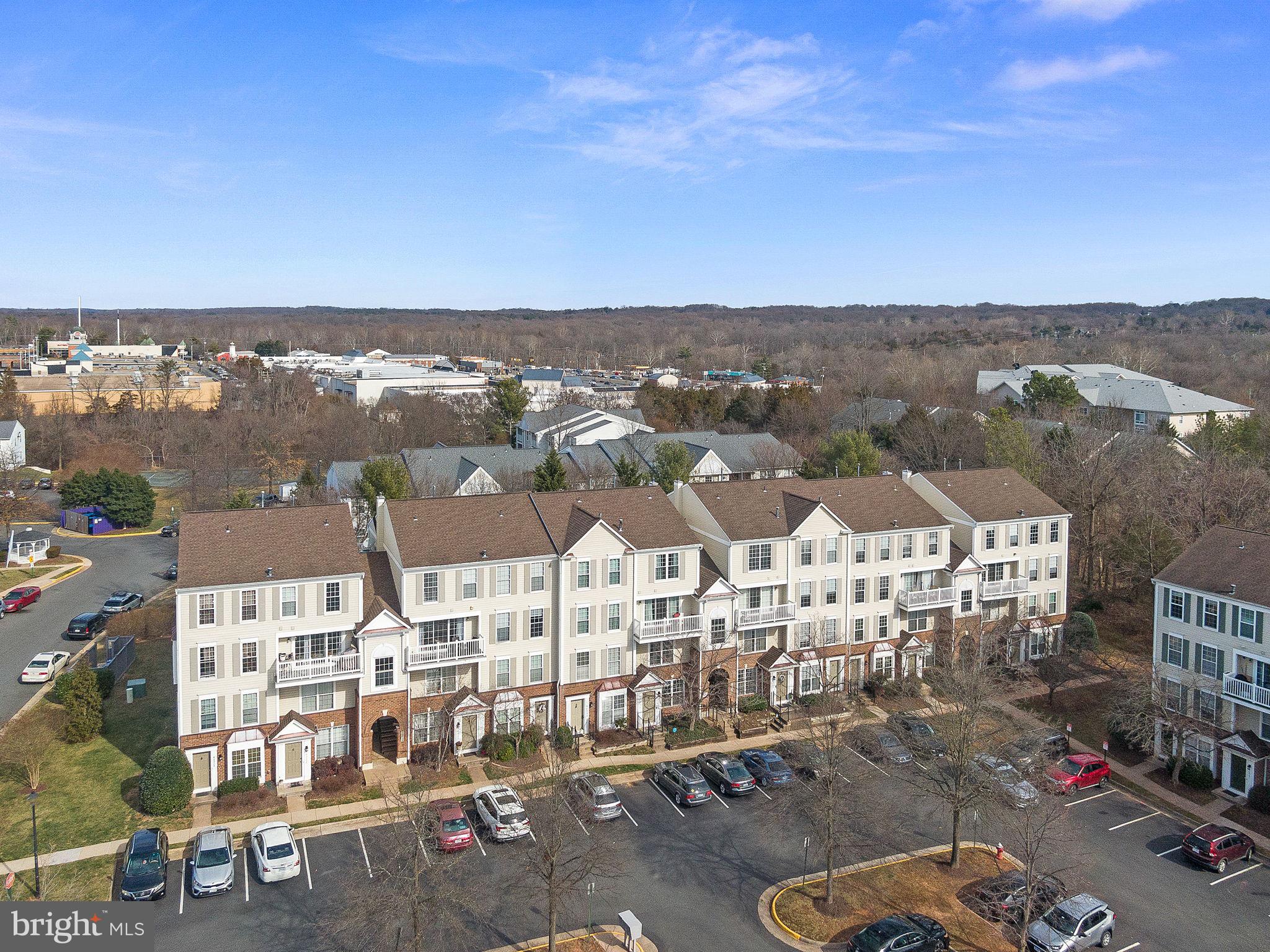 46934 Courtyard Sq #303