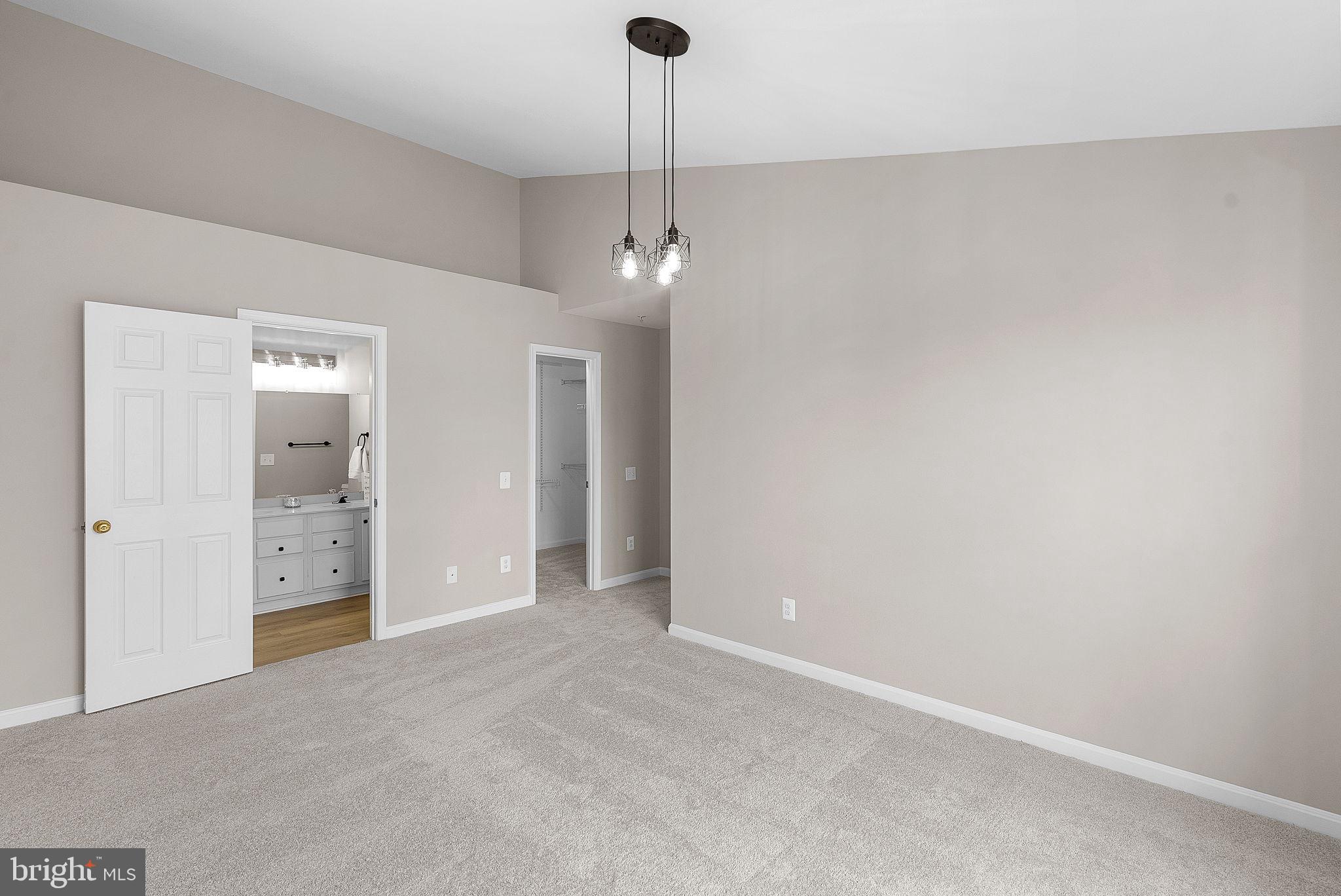 46934 Courtyard Sq #303