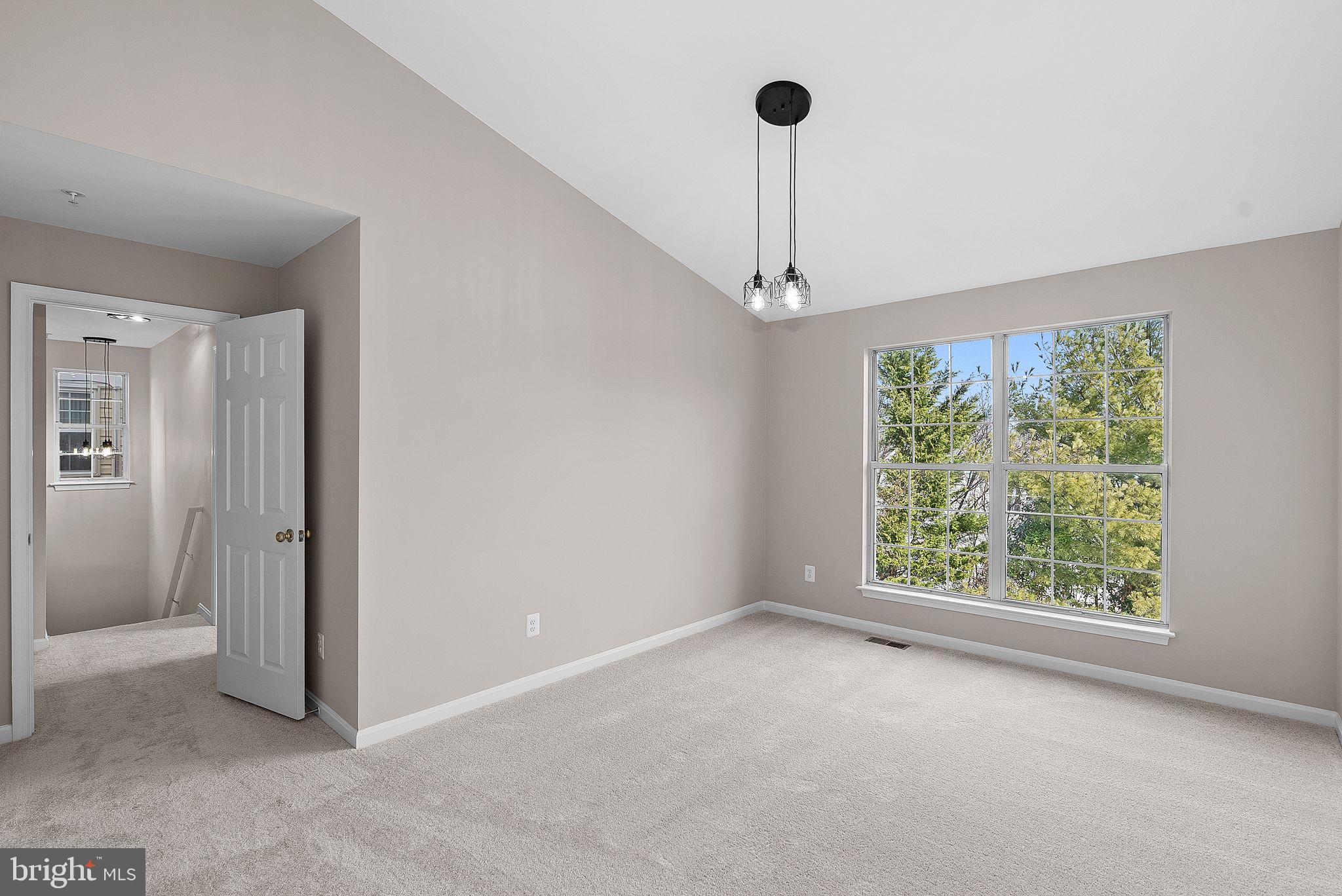 46934 Courtyard Sq #303