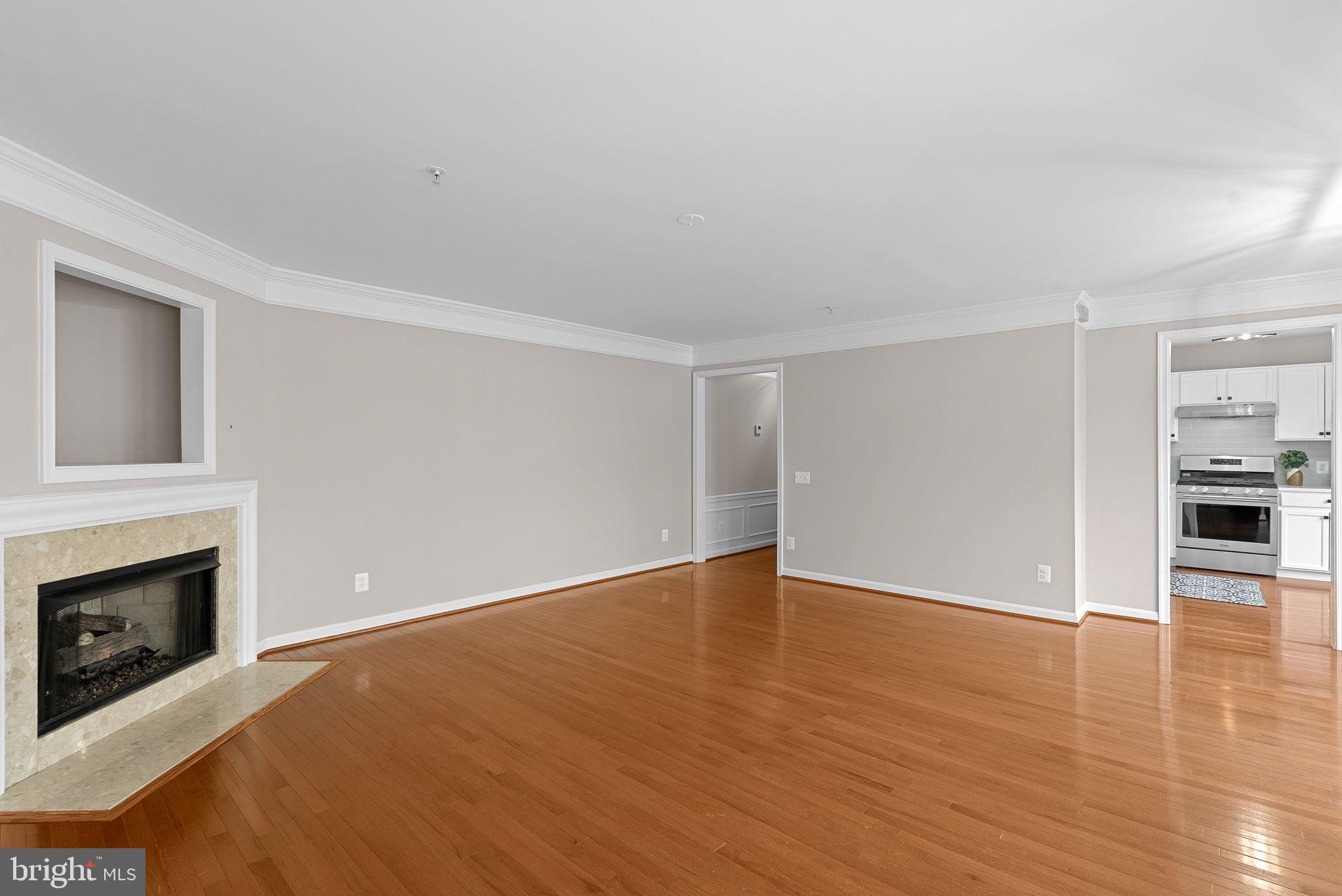 46934 Courtyard Sq #303