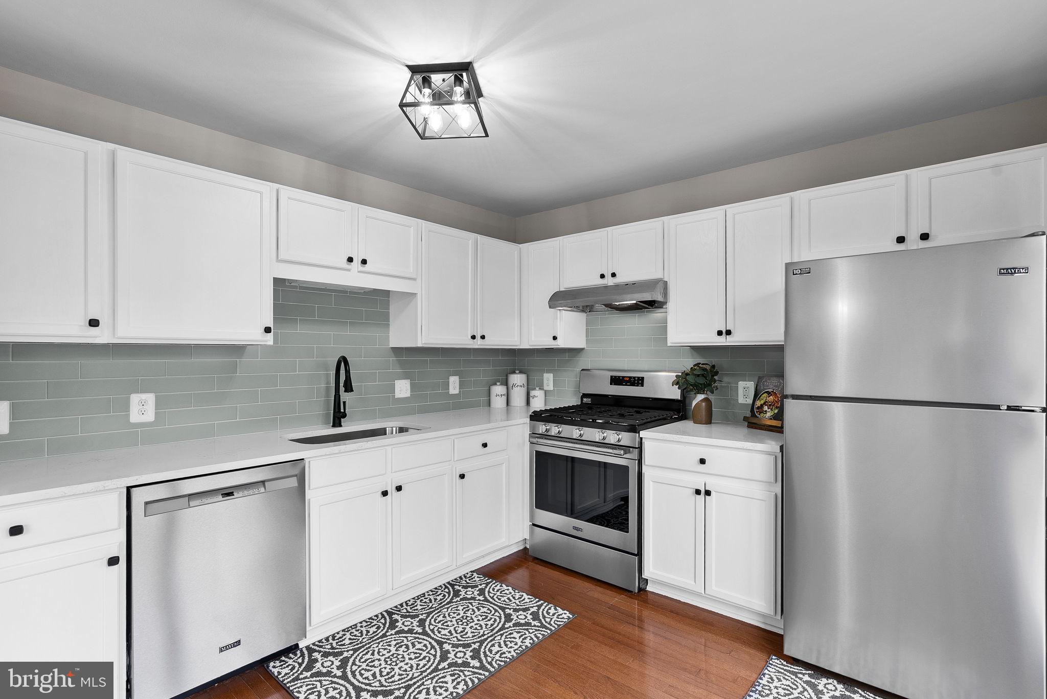 46934 Courtyard Sq #303