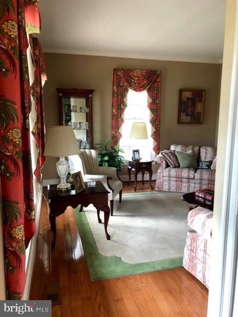 811 W Country Club Dr
