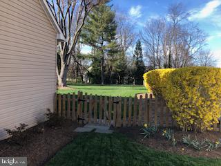 811 W Country Club Dr