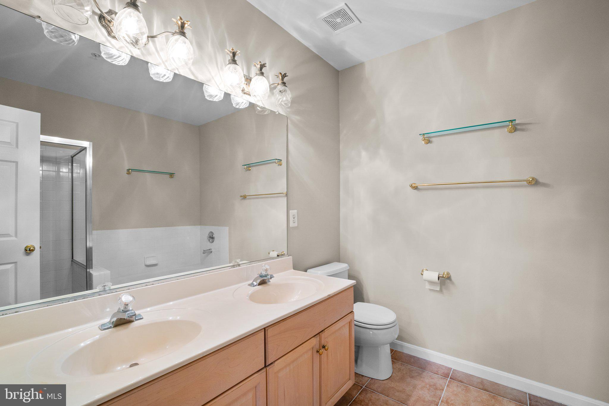 25260 Lake Shore Sq #101