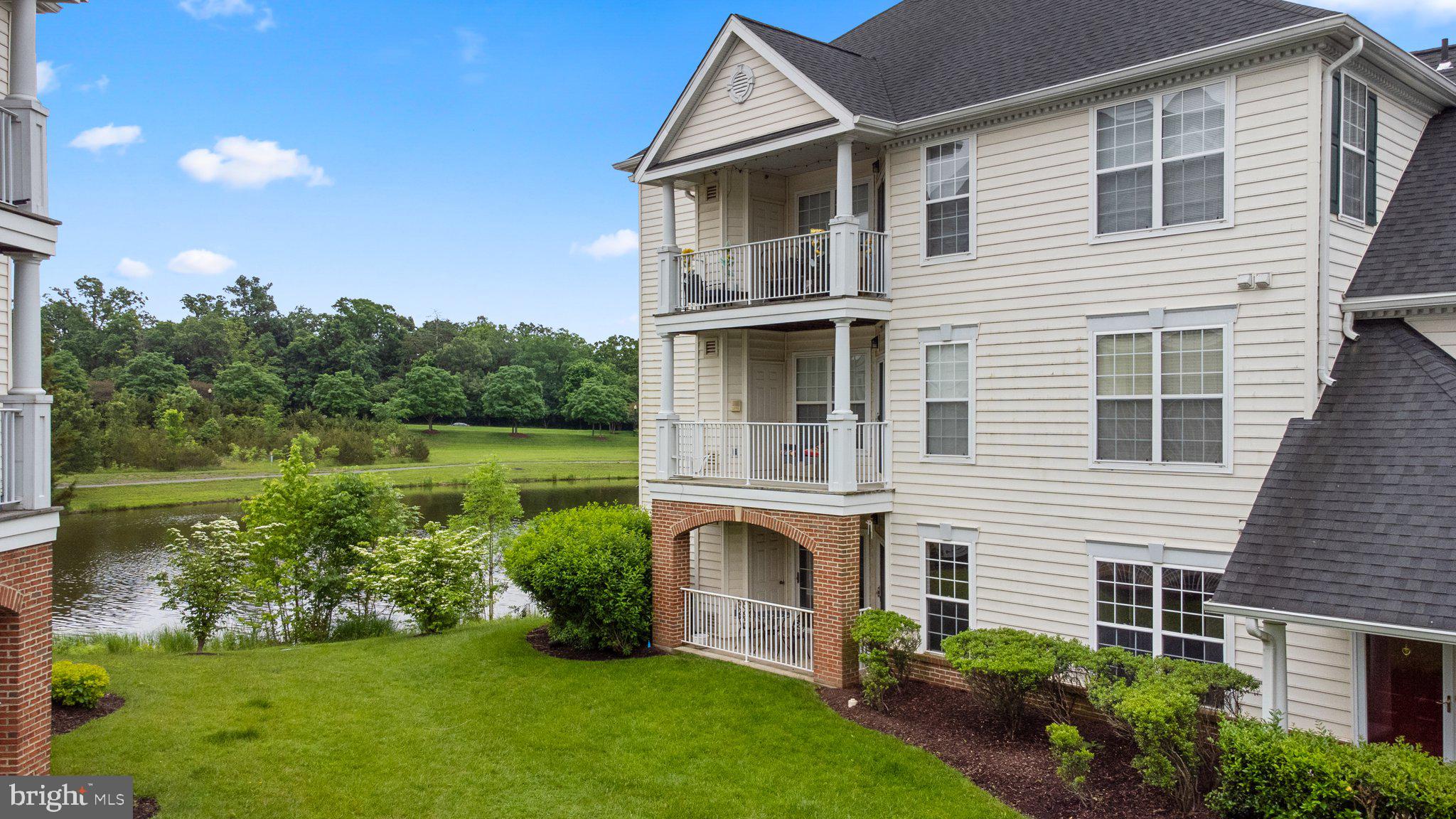 25260 Lake Shore Sq #101