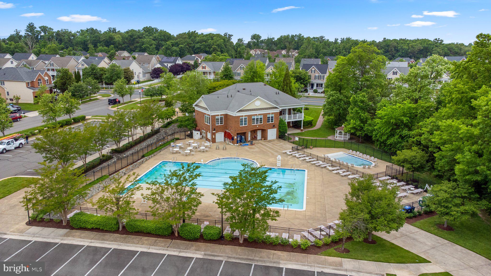 25260 Lake Shore Sq #101