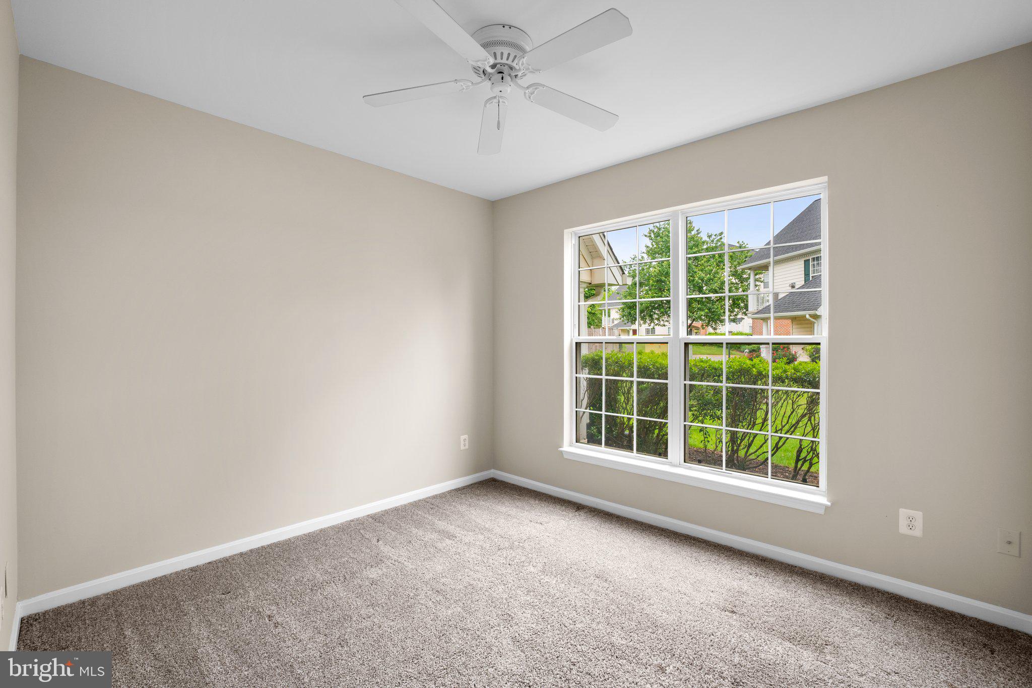 25260 Lake Shore Sq #101