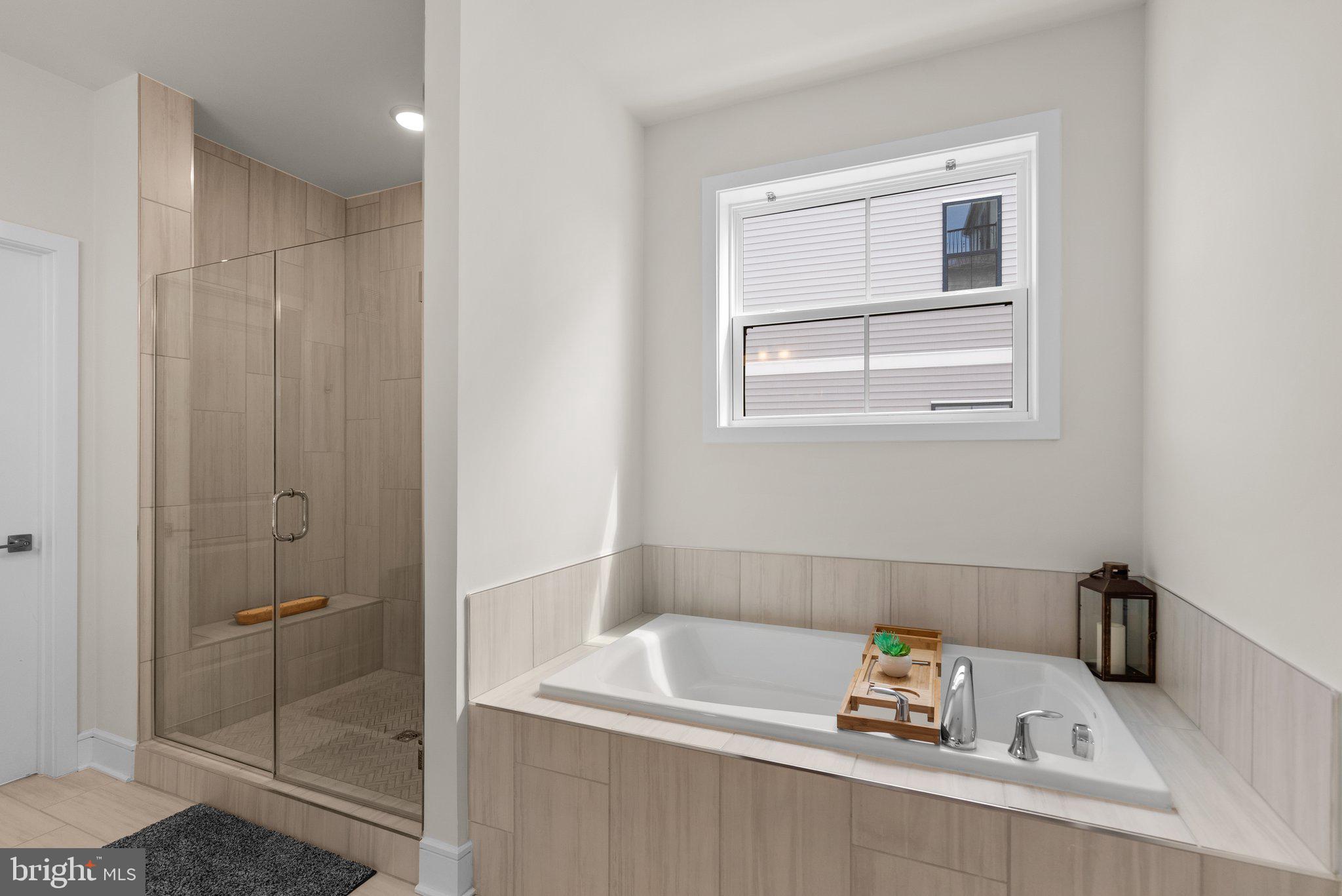 43252 Farringdon Sq