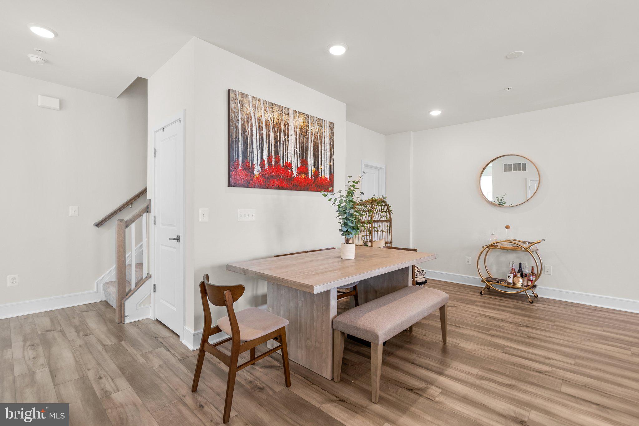 43252 Farringdon Sq
