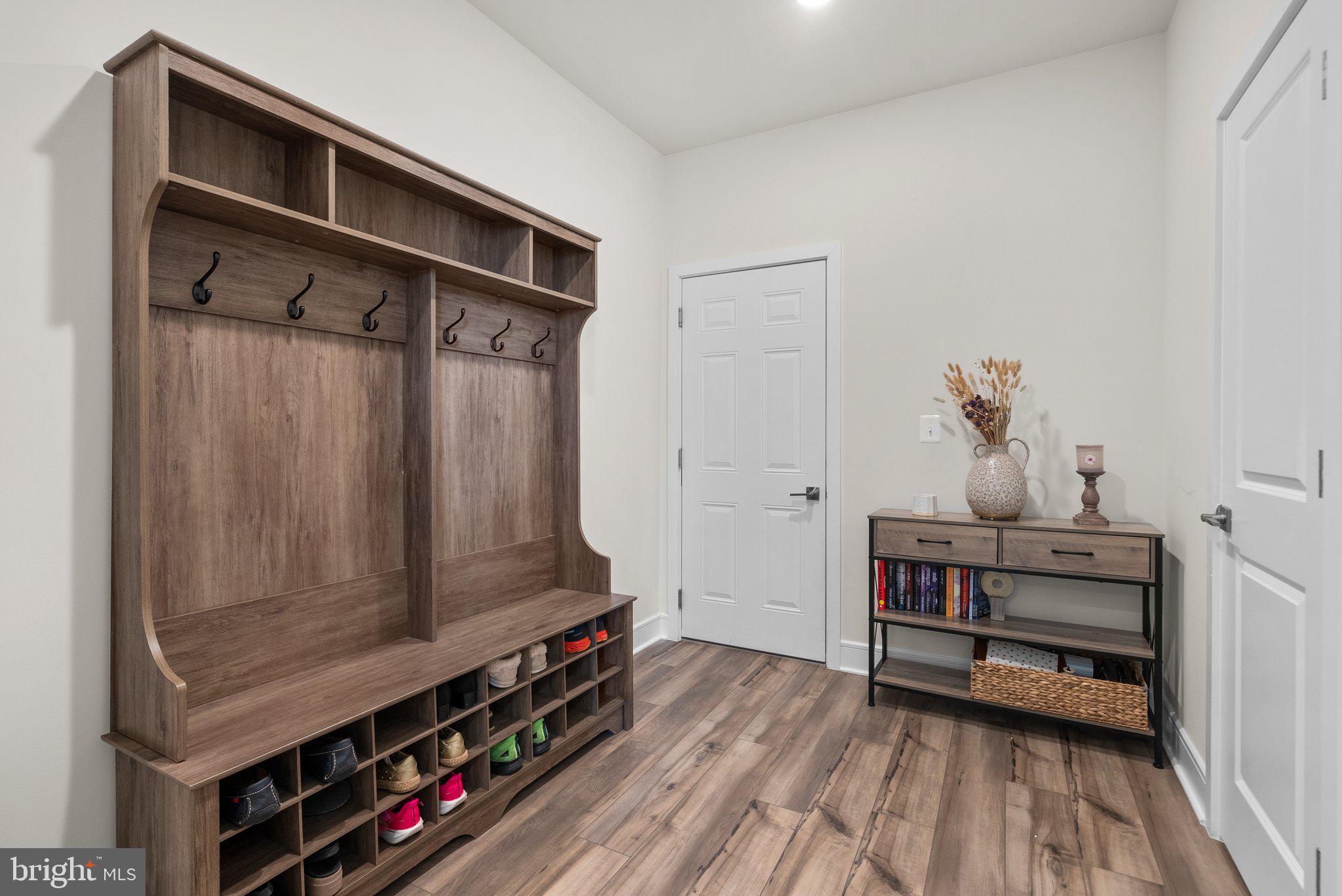43252 Farringdon Sq