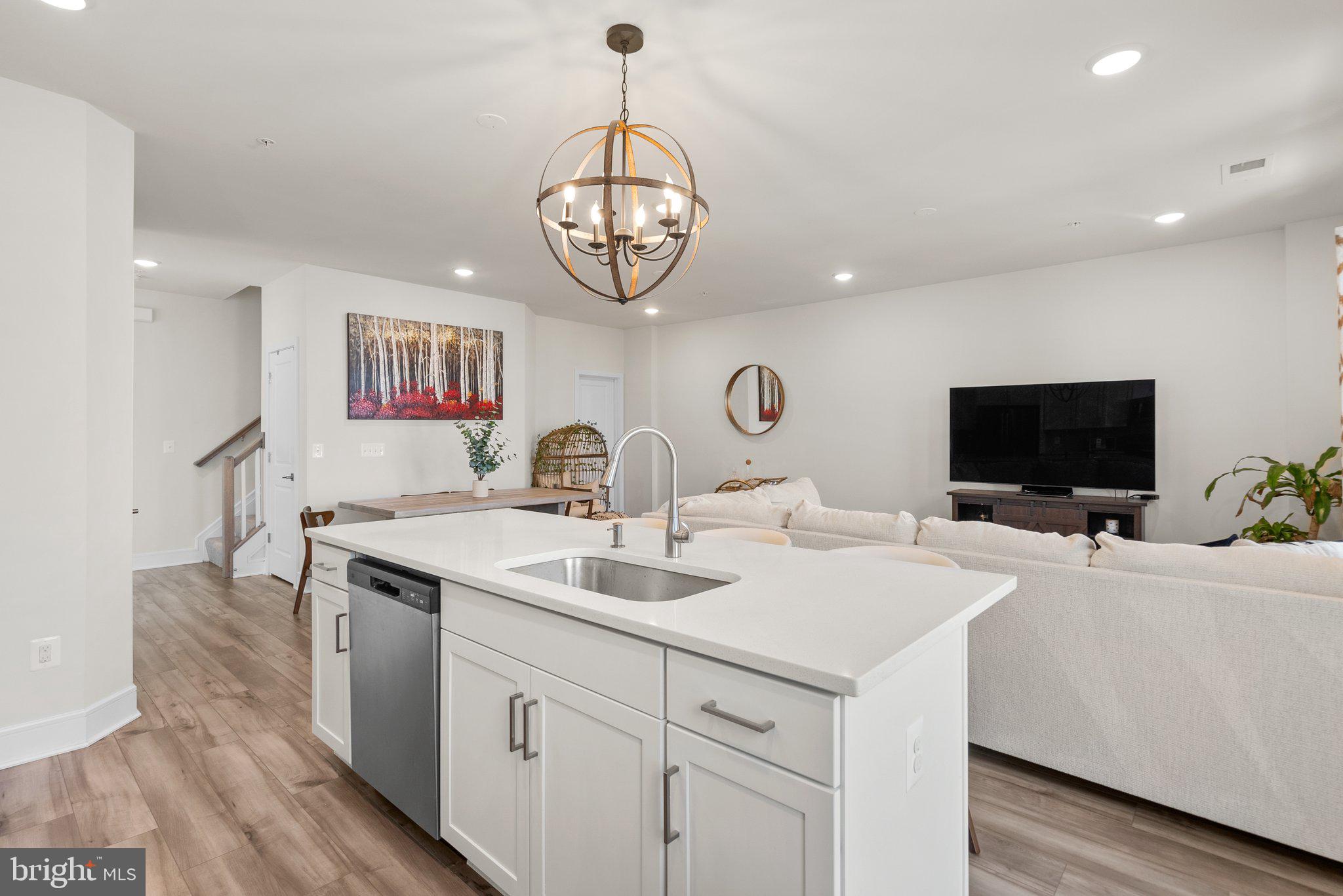 43252 Farringdon Sq