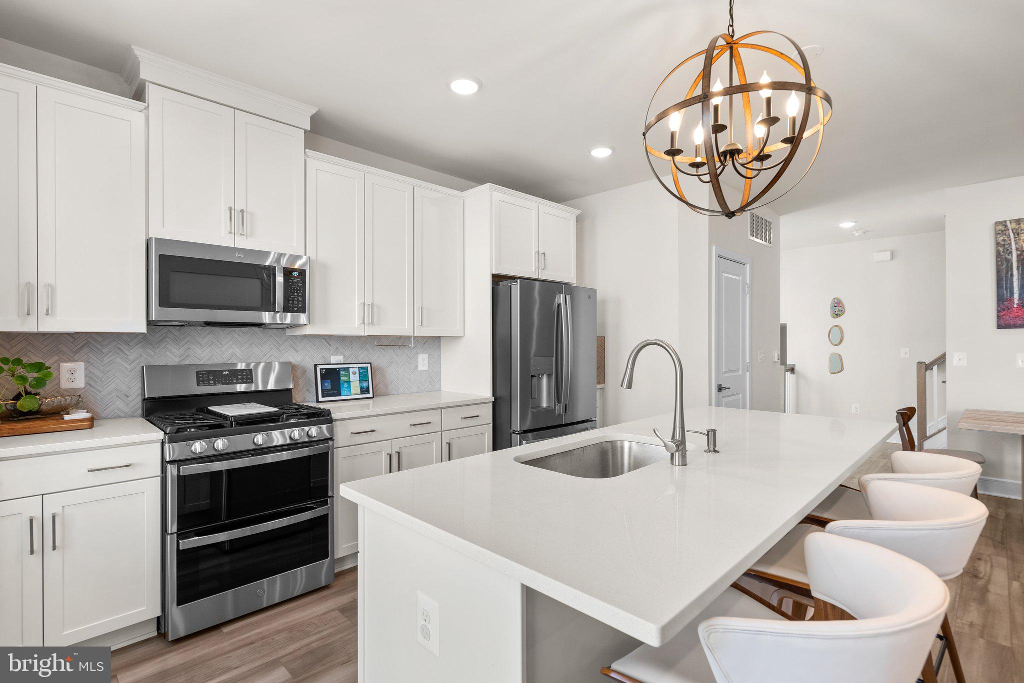 43252 Farringdon Sq