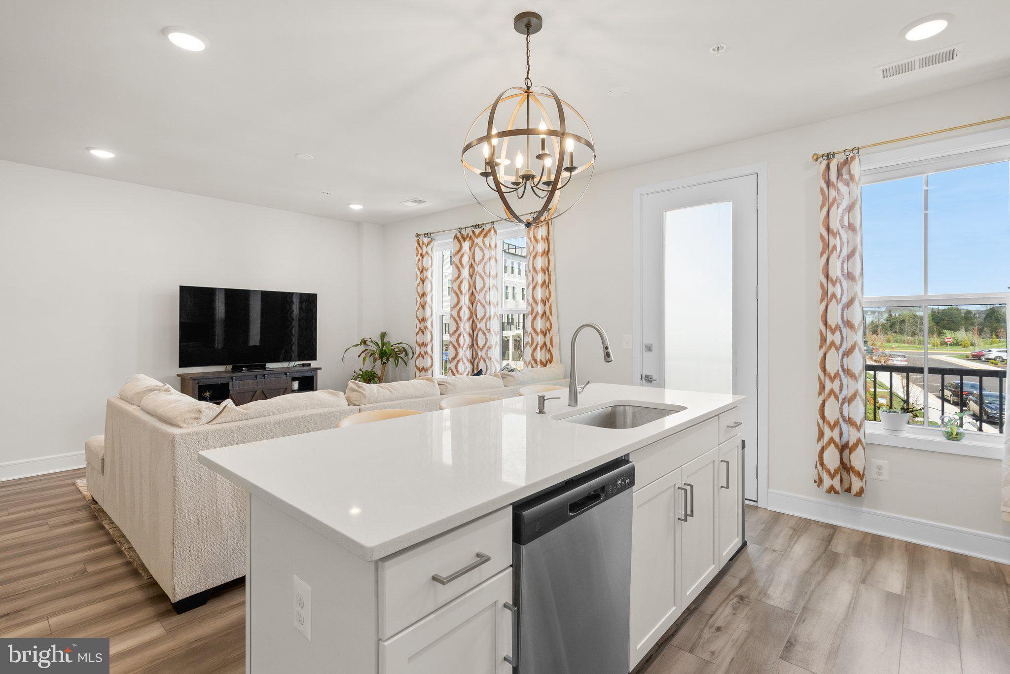 43252 Farringdon Sq