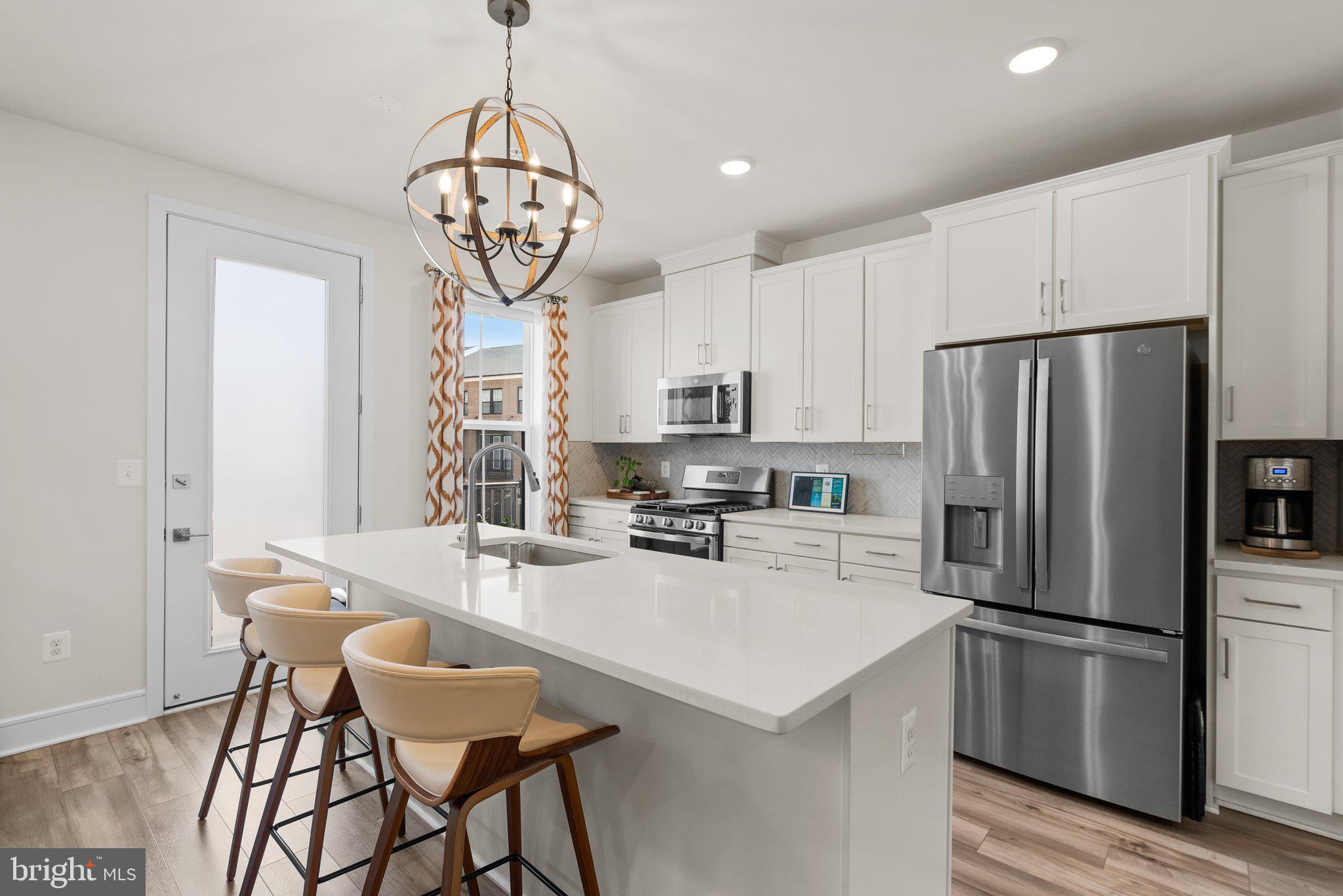 43252 Farringdon Sq