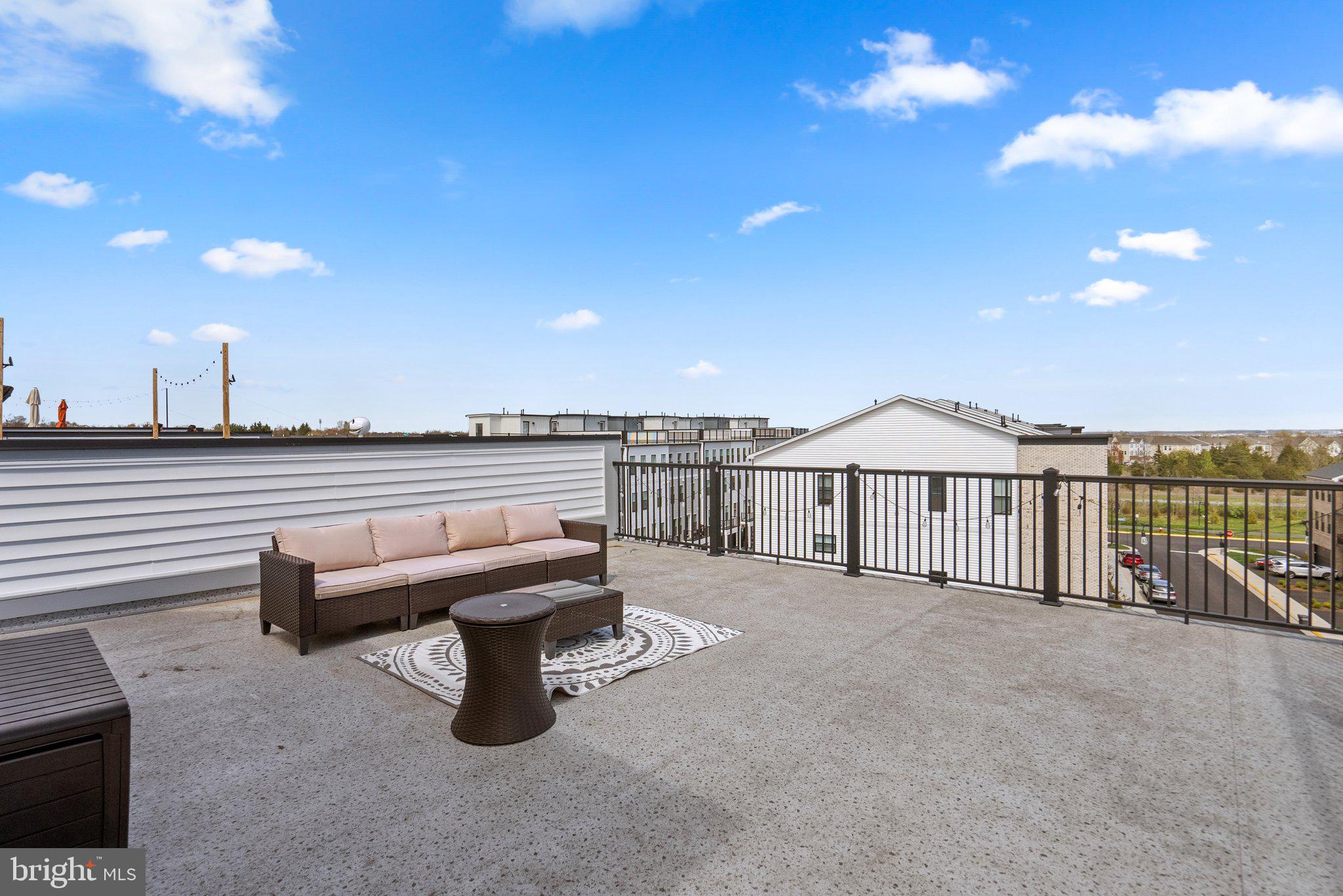 43252 Farringdon Sq