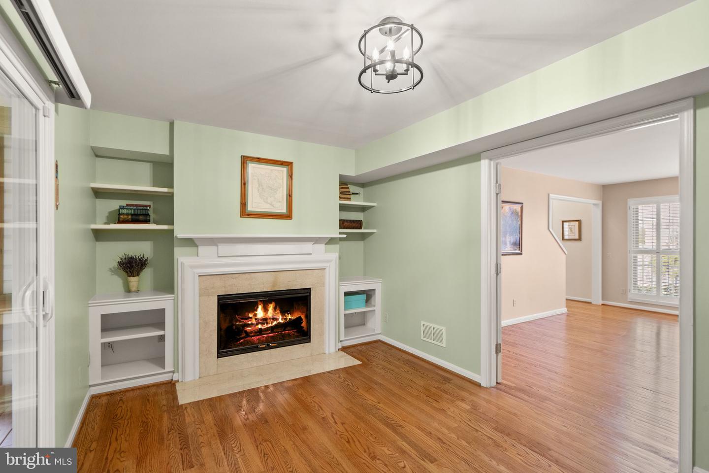 711 Chimney Ct NE
