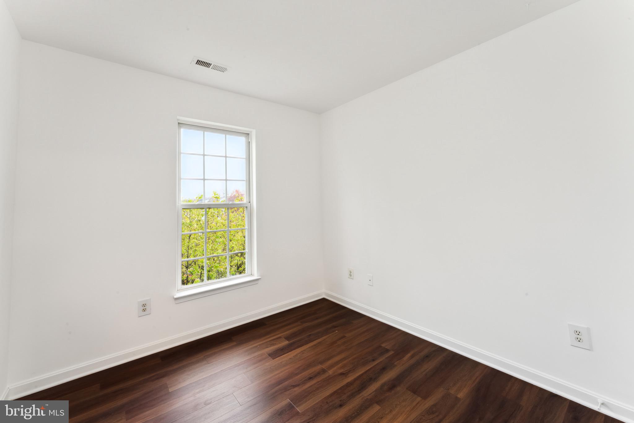 43460 Greenwich Sq
