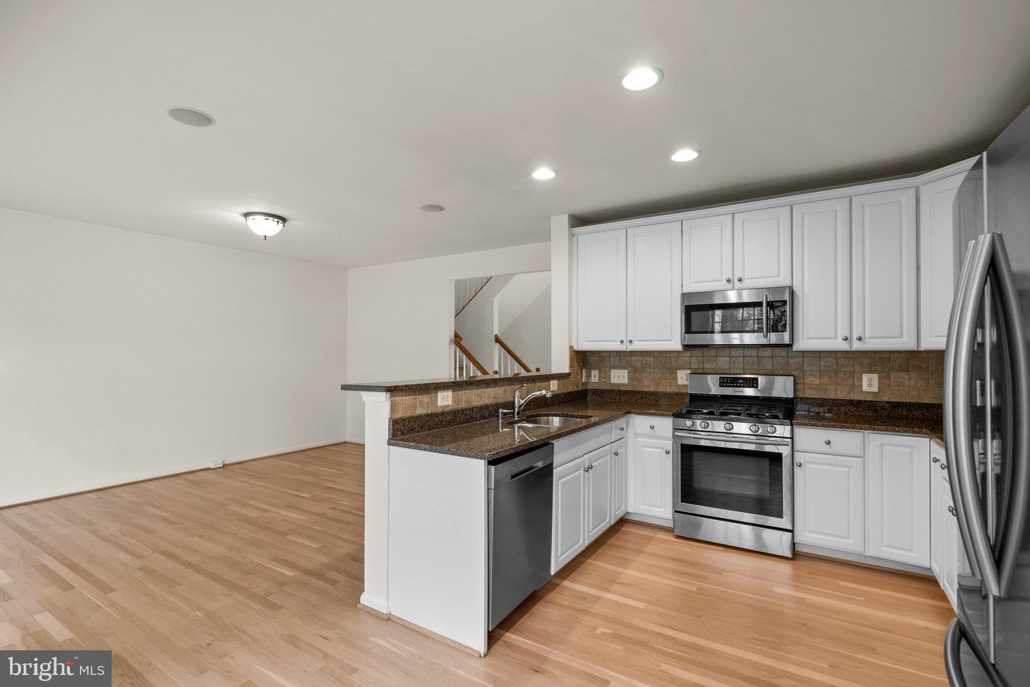 43764 Smith Ferry Sq