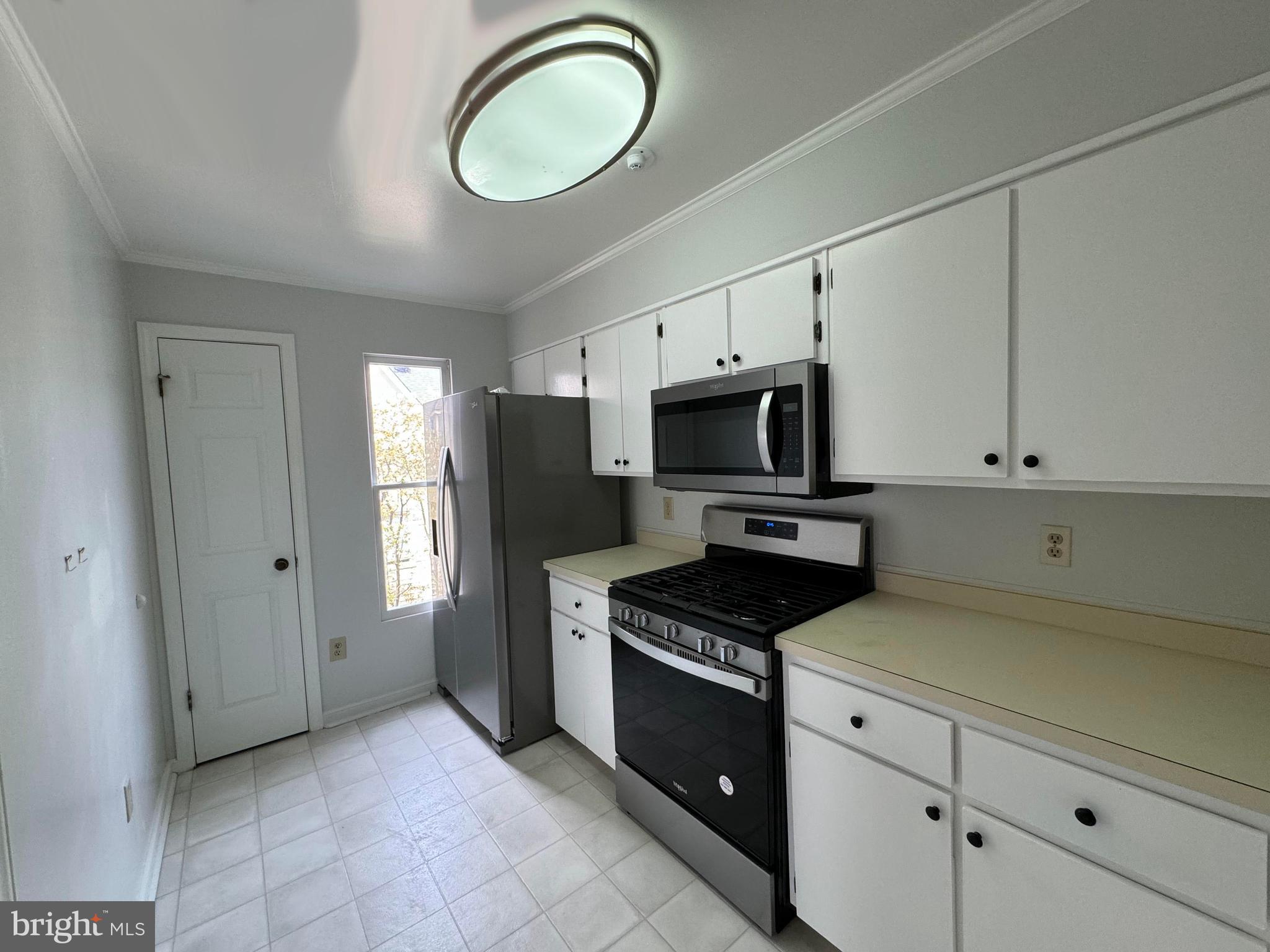 243 Loudoun St #I