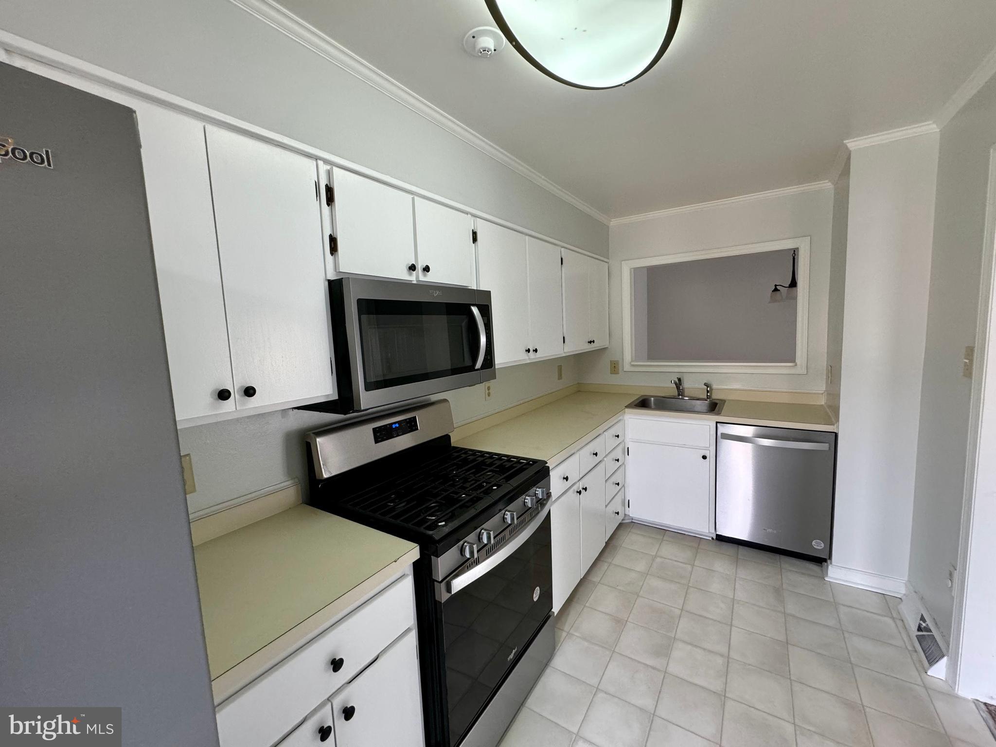 243 Loudoun St #I