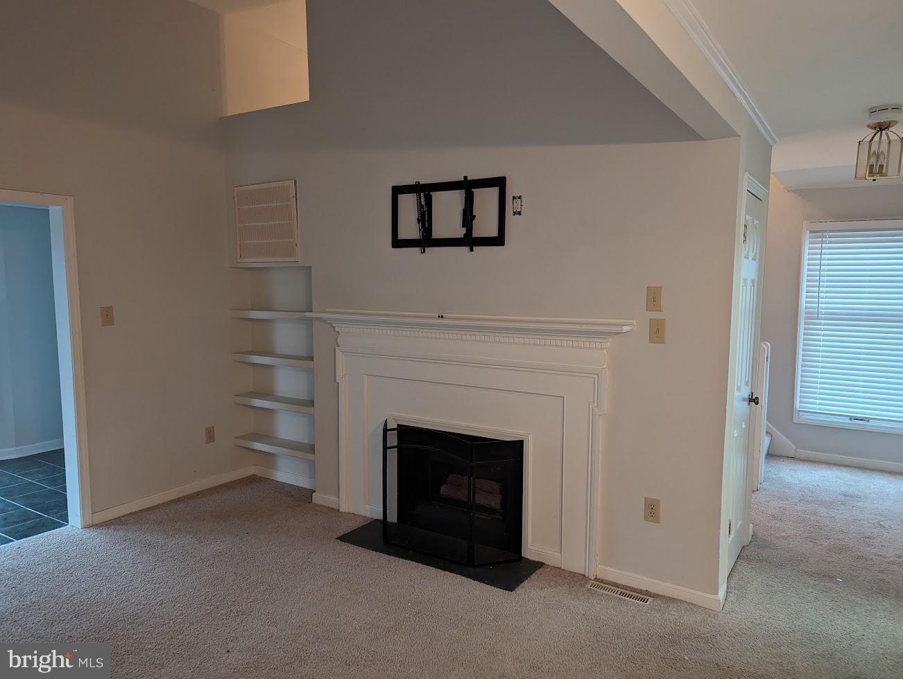 243 Loudoun St #I