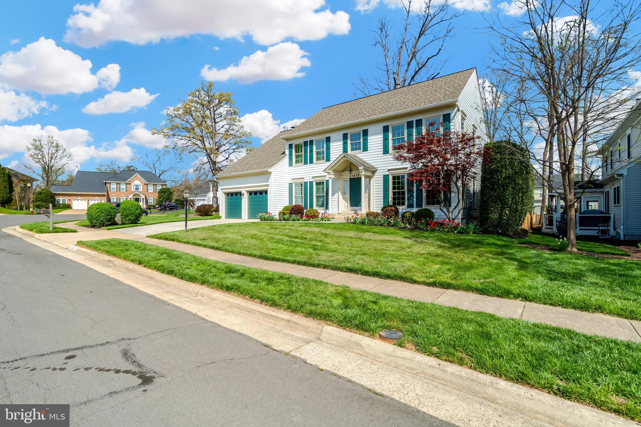 43858 Amity Pl