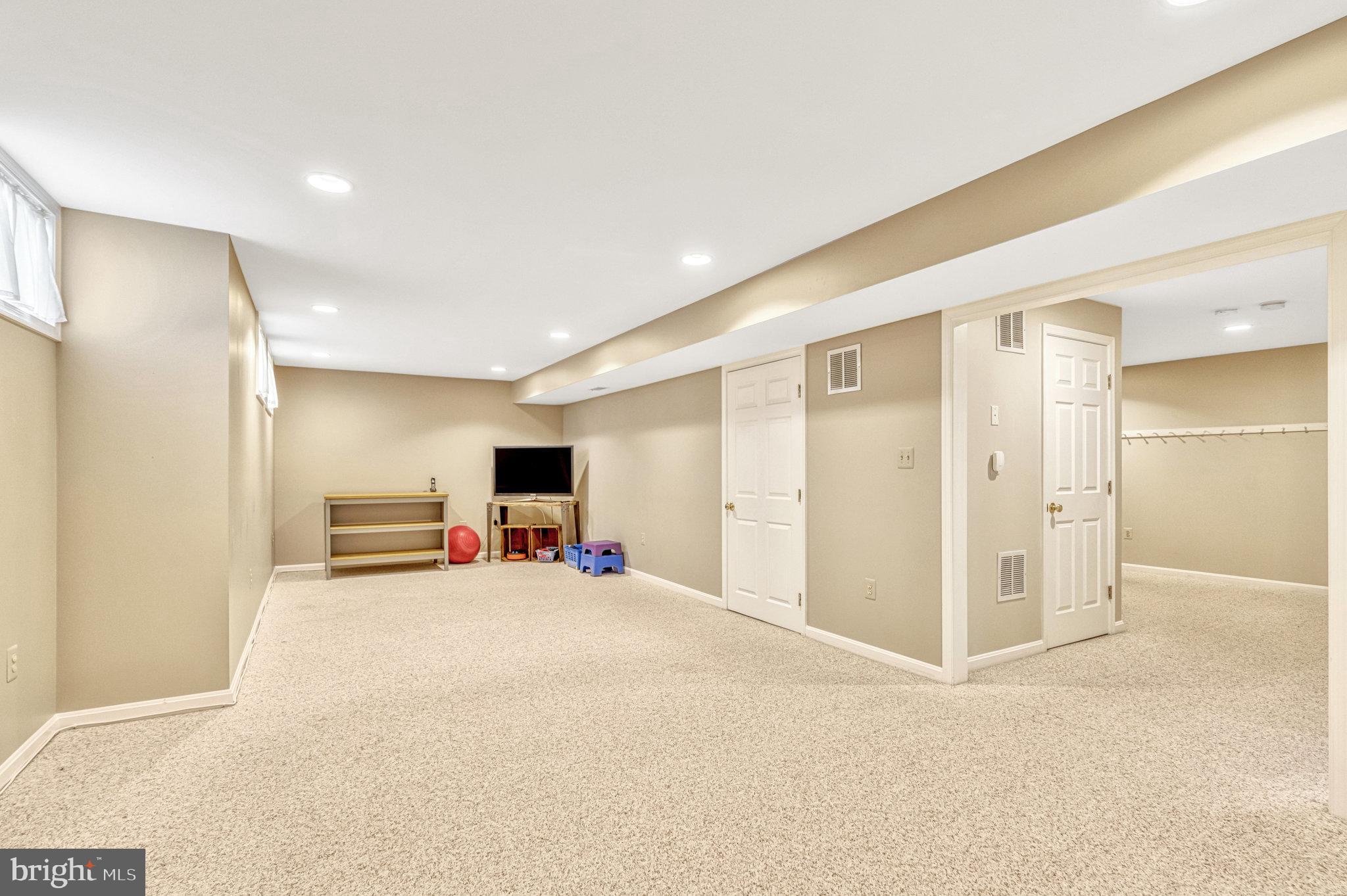 43858 Amity Pl