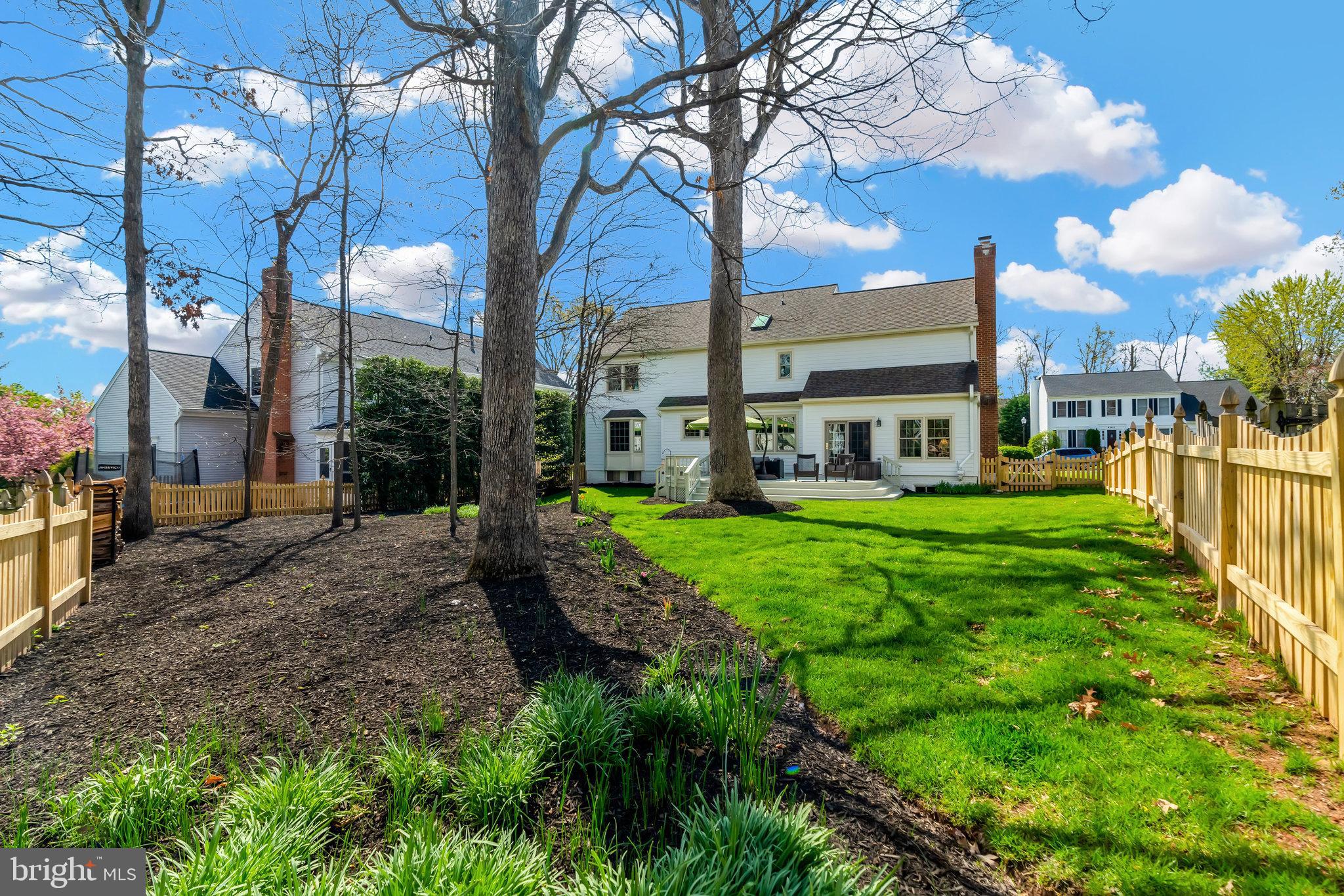 43858 Amity Pl