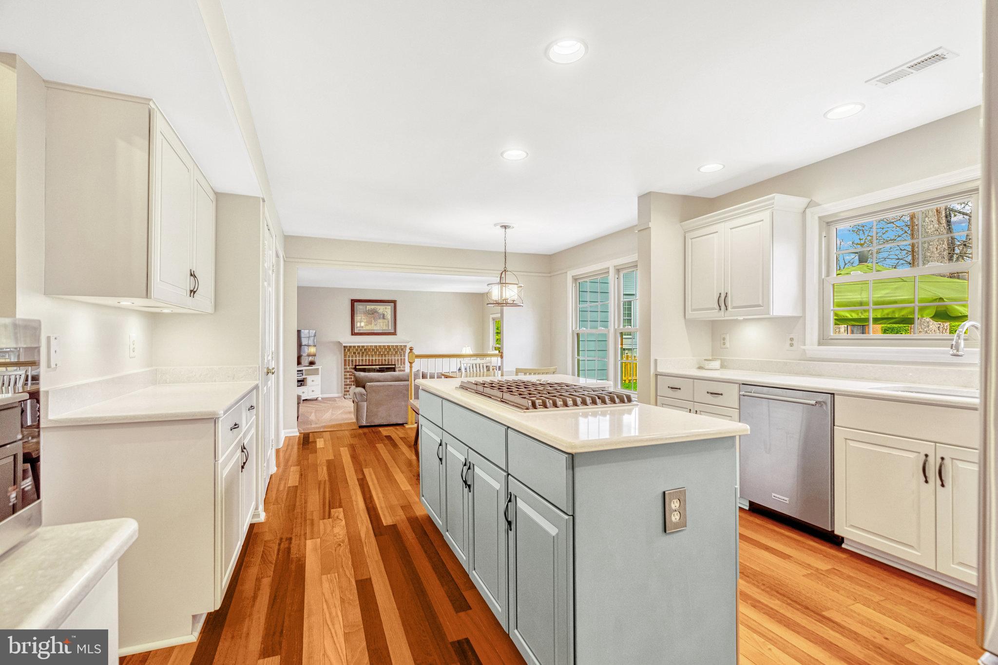 43858 Amity Pl