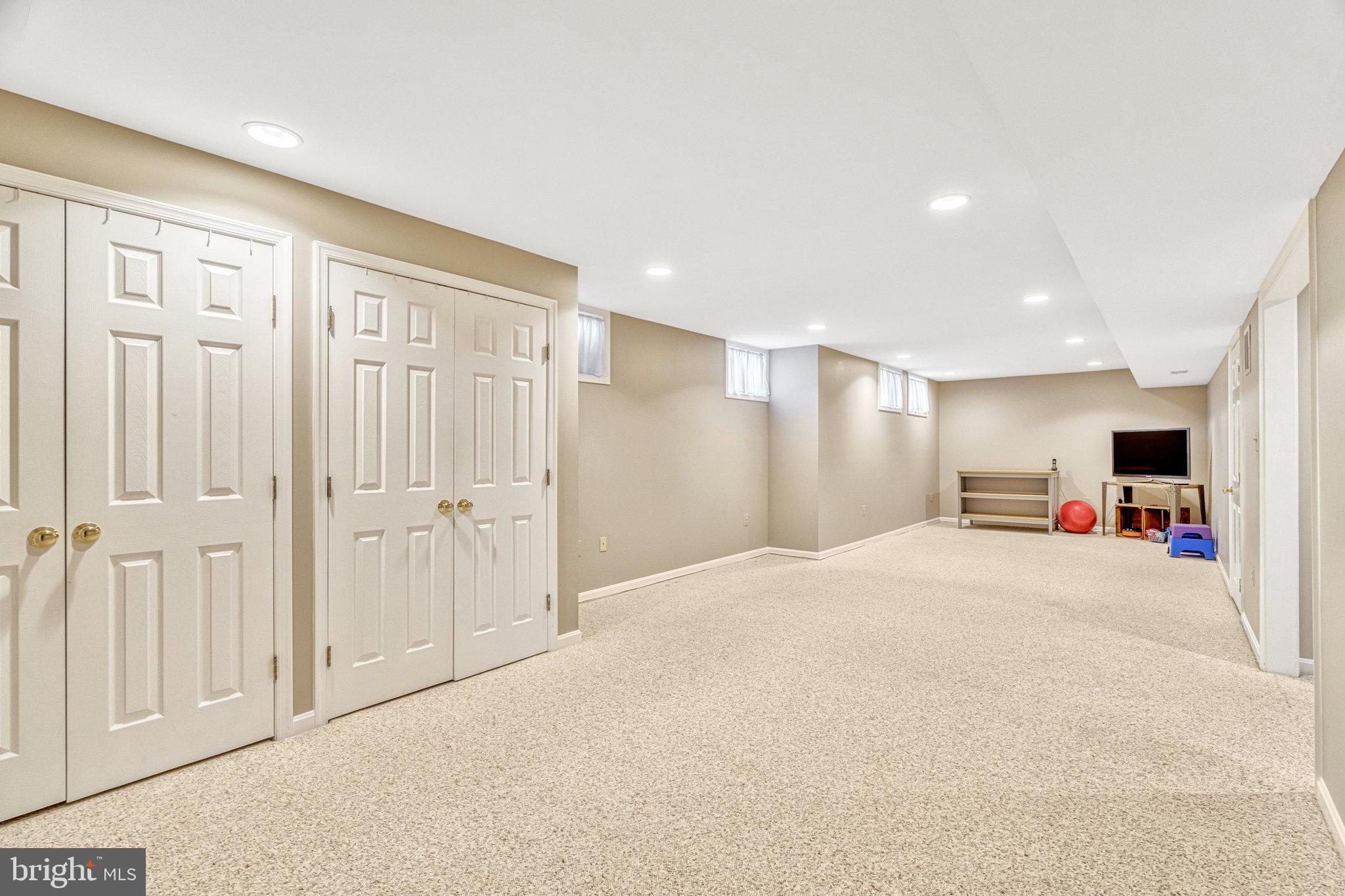 43858 Amity Pl