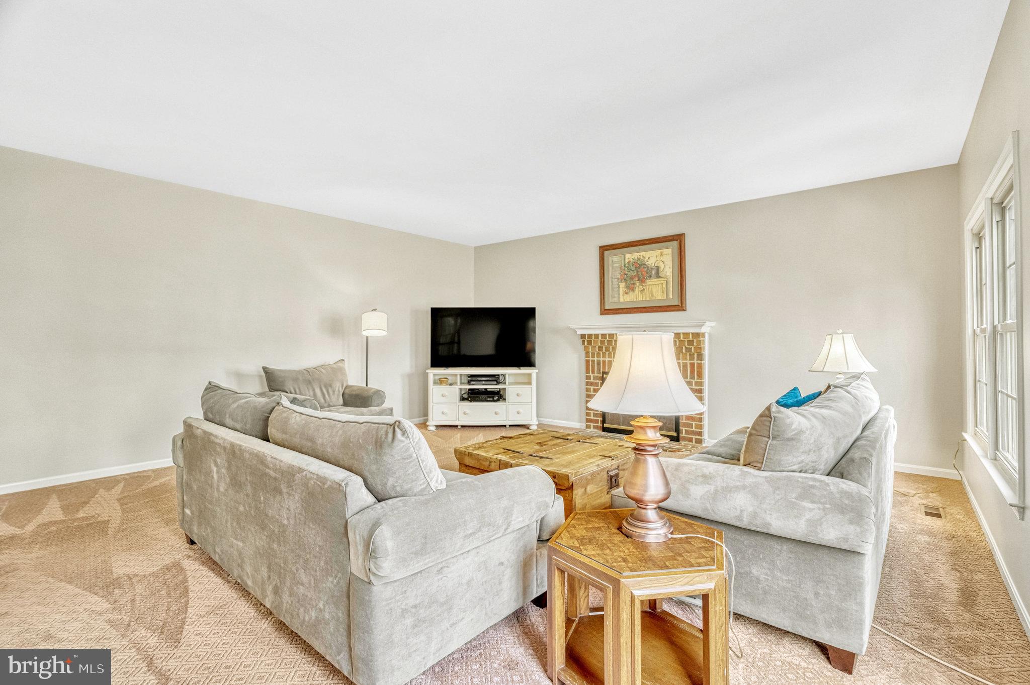 43858 Amity Pl