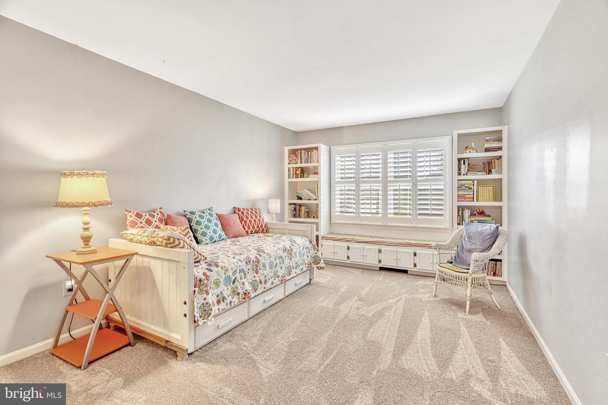 43858 Amity Pl