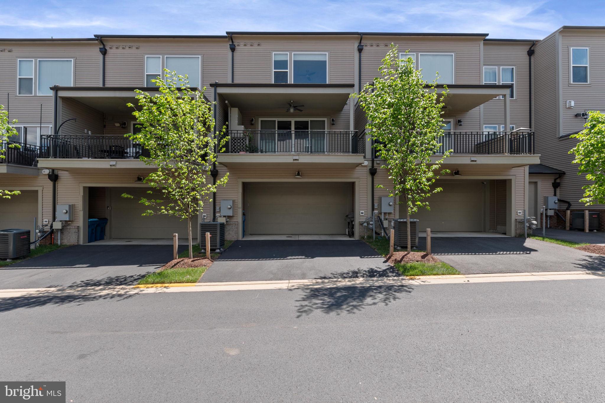 23162 Brooksbank Sq