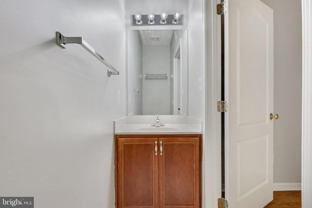 43724 Banshee Heights Ter