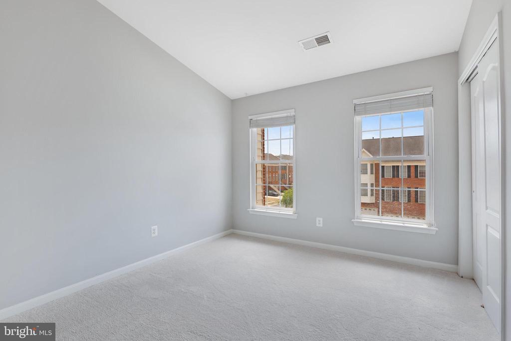 43724 Banshee Heights Ter