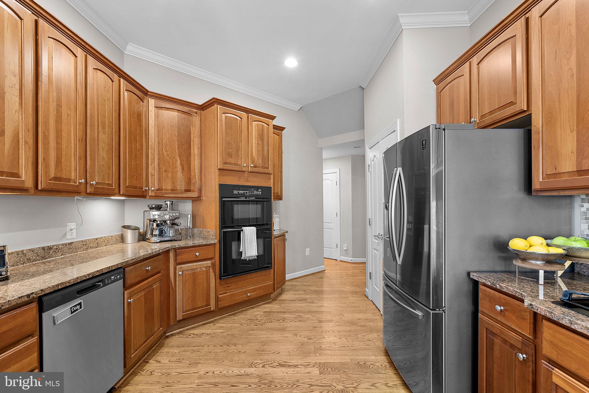 19214 Greystone Sq